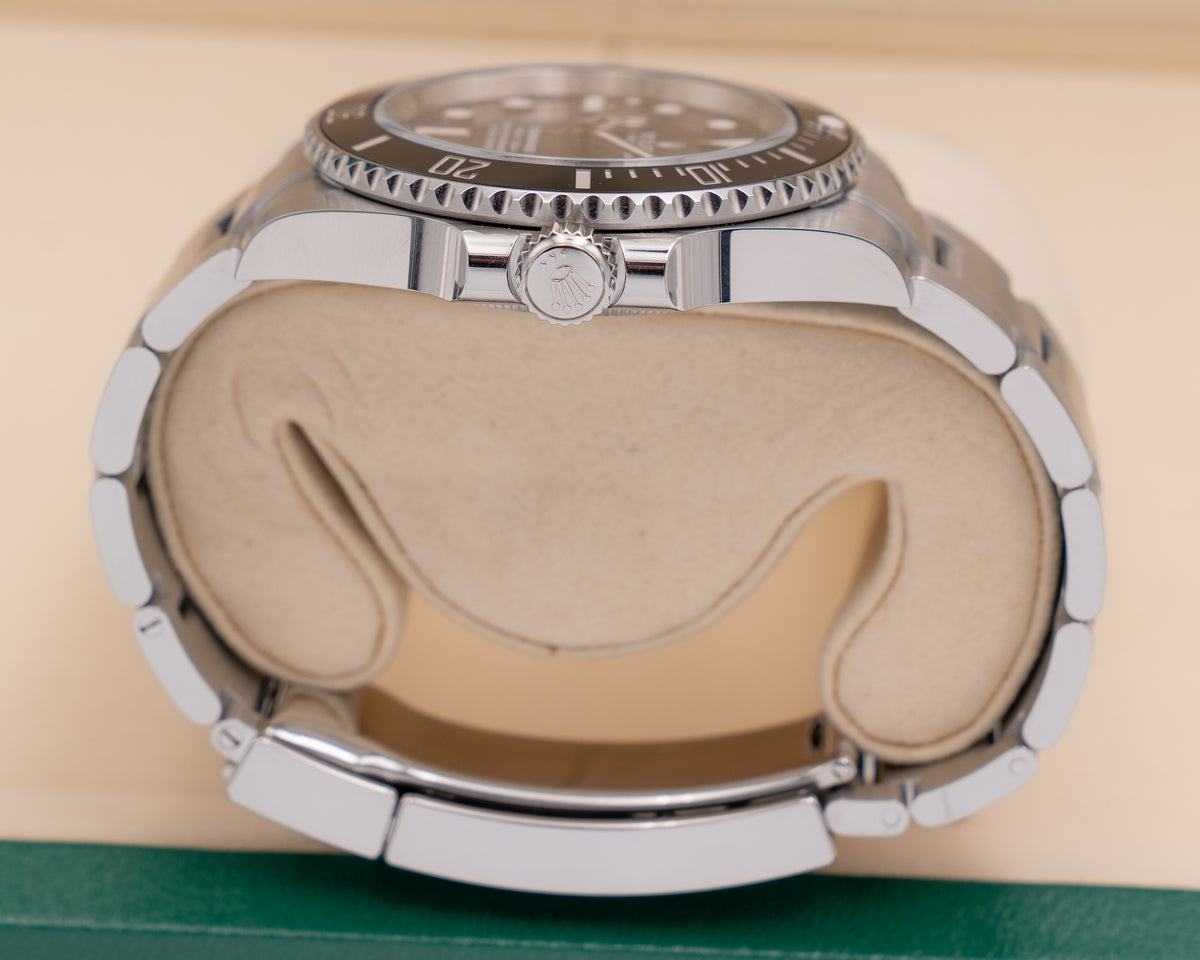 Unworn Rolex SUBMARINER 41mm 124060 On Oyster 2025