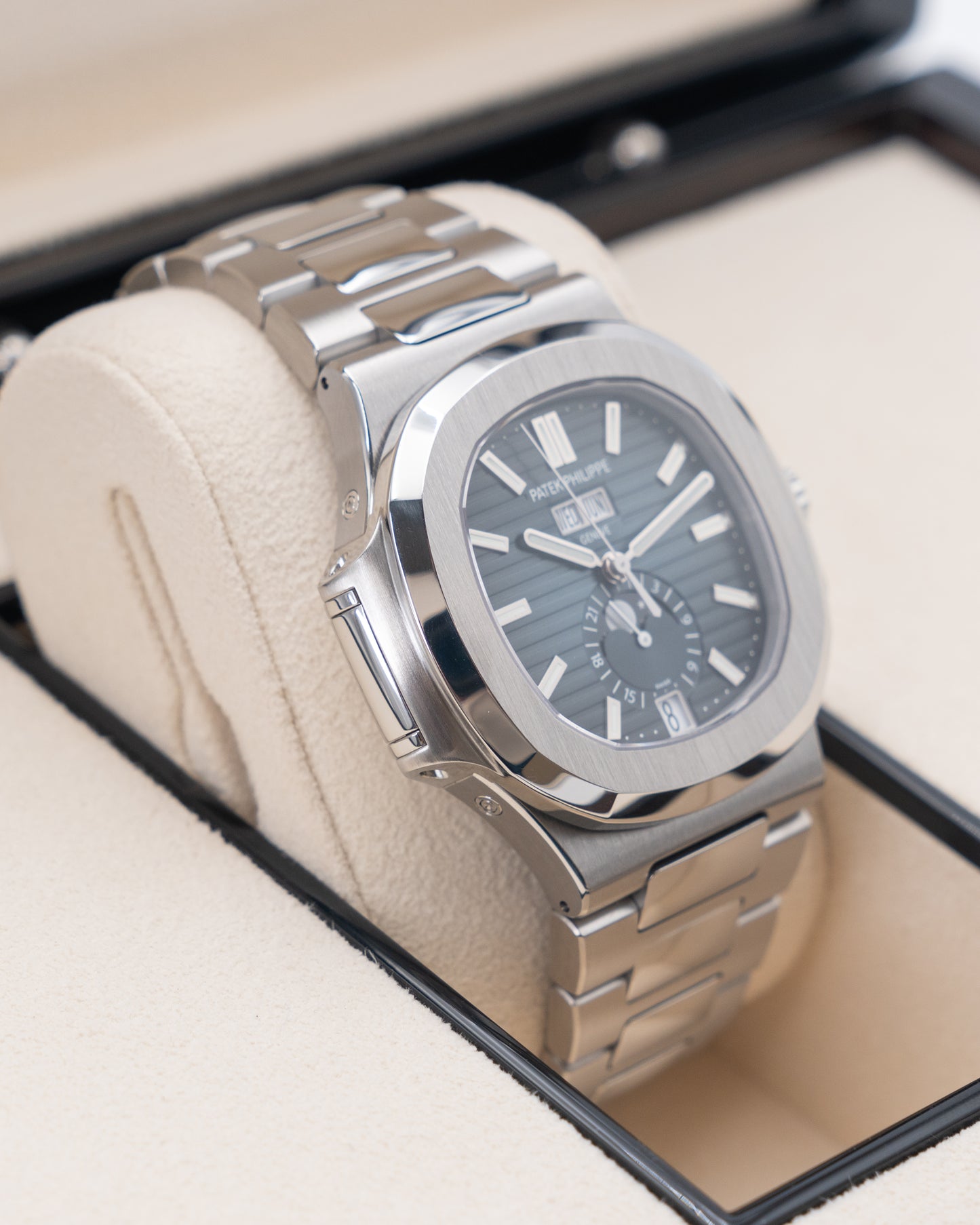 Patek Philippe Nautilus 40mm 5726/1A-014 Blue 2023 New Buckle