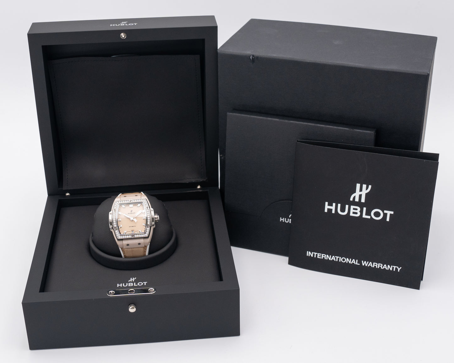 Hublot Spirit of Big Bang Lady 39mm 665.CZ.891B.LR.1204 Beige Ceramic Titanium Diamonds