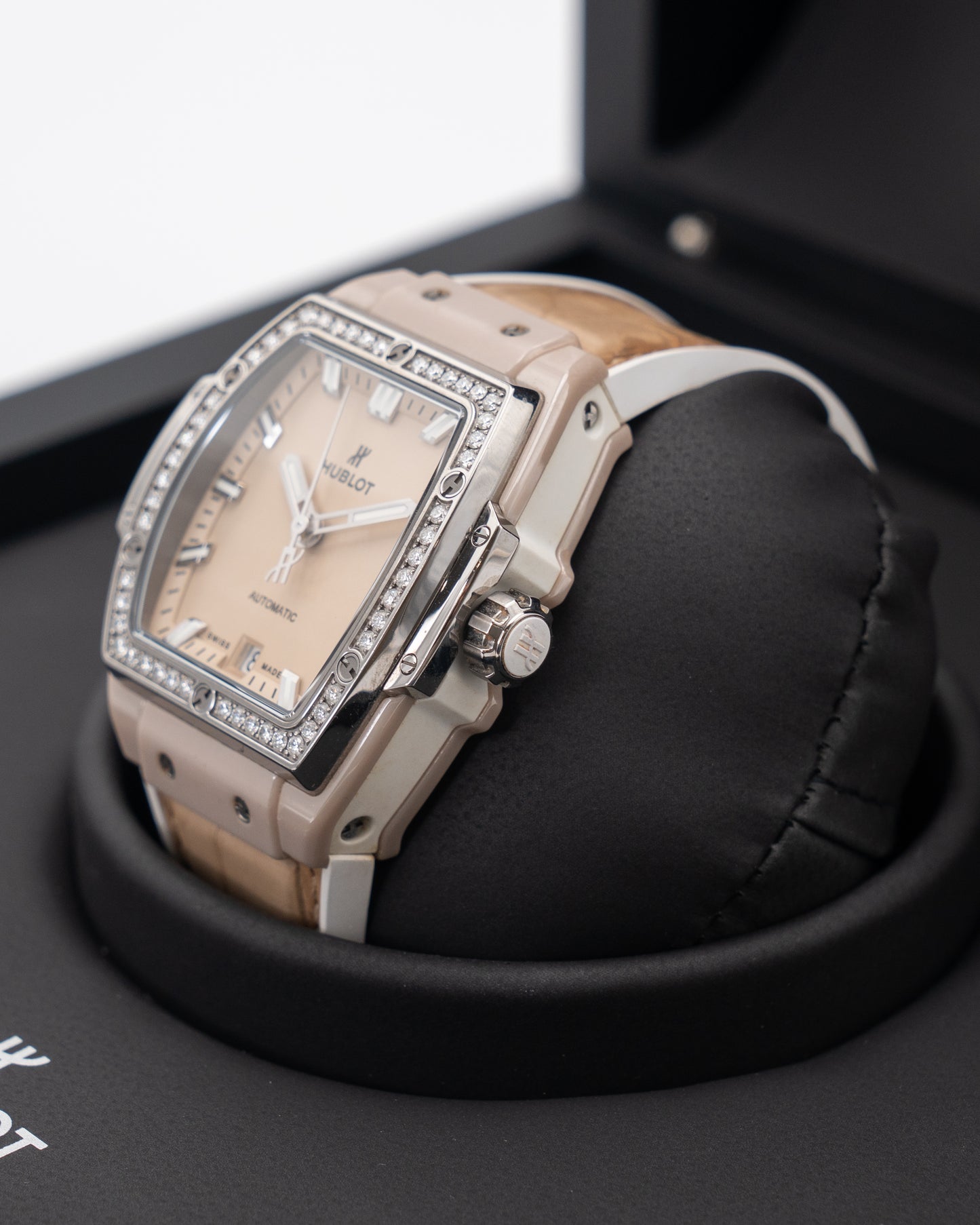 Hublot Spirit of Big Bang Lady 39mm 665.CZ.891B.LR.1204 Beige Ceramic Titanium Diamonds