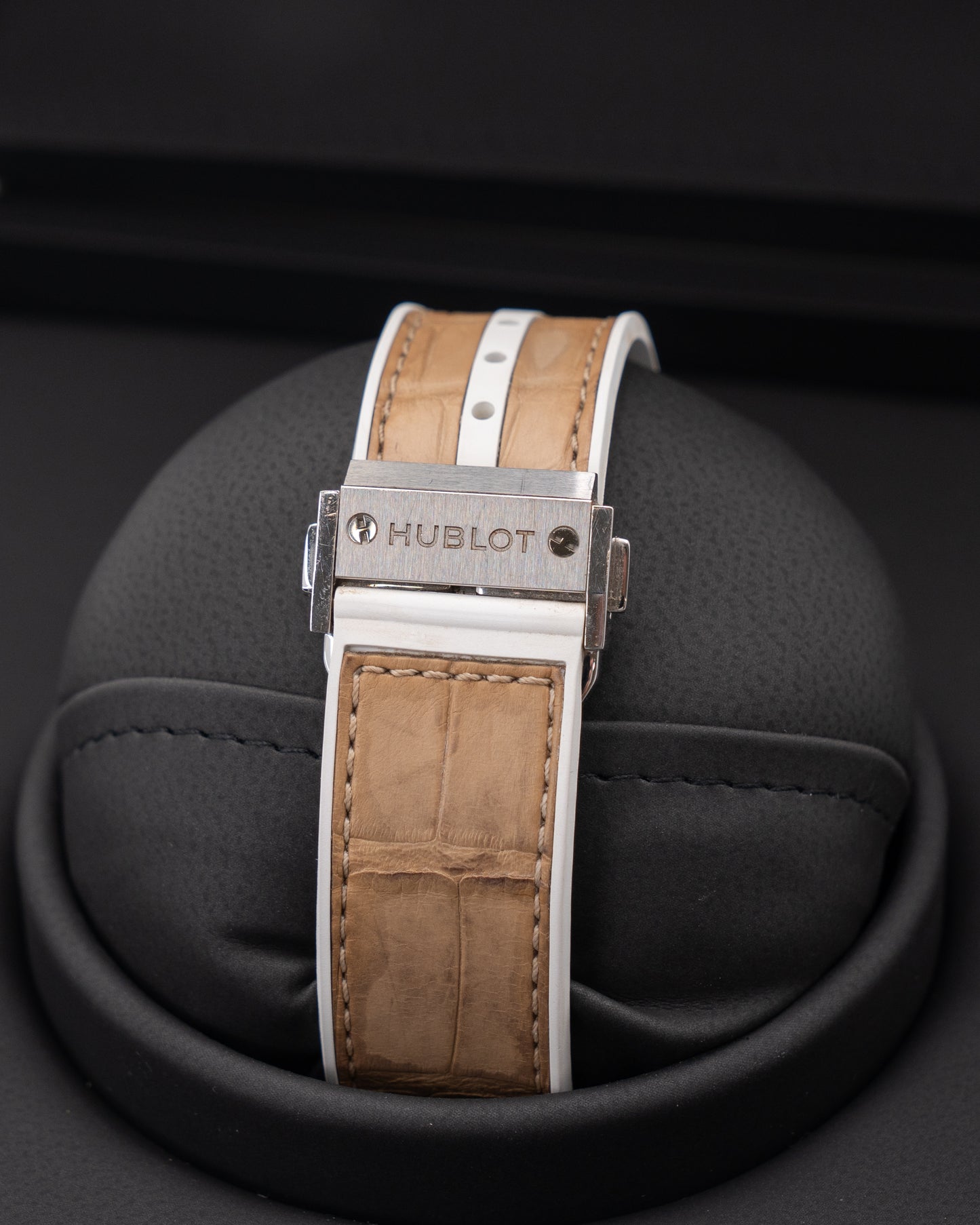 Hublot Spirit of Big Bang Lady 39mm 665.CZ.891B.LR.1204 Beige Ceramic Titanium Diamonds