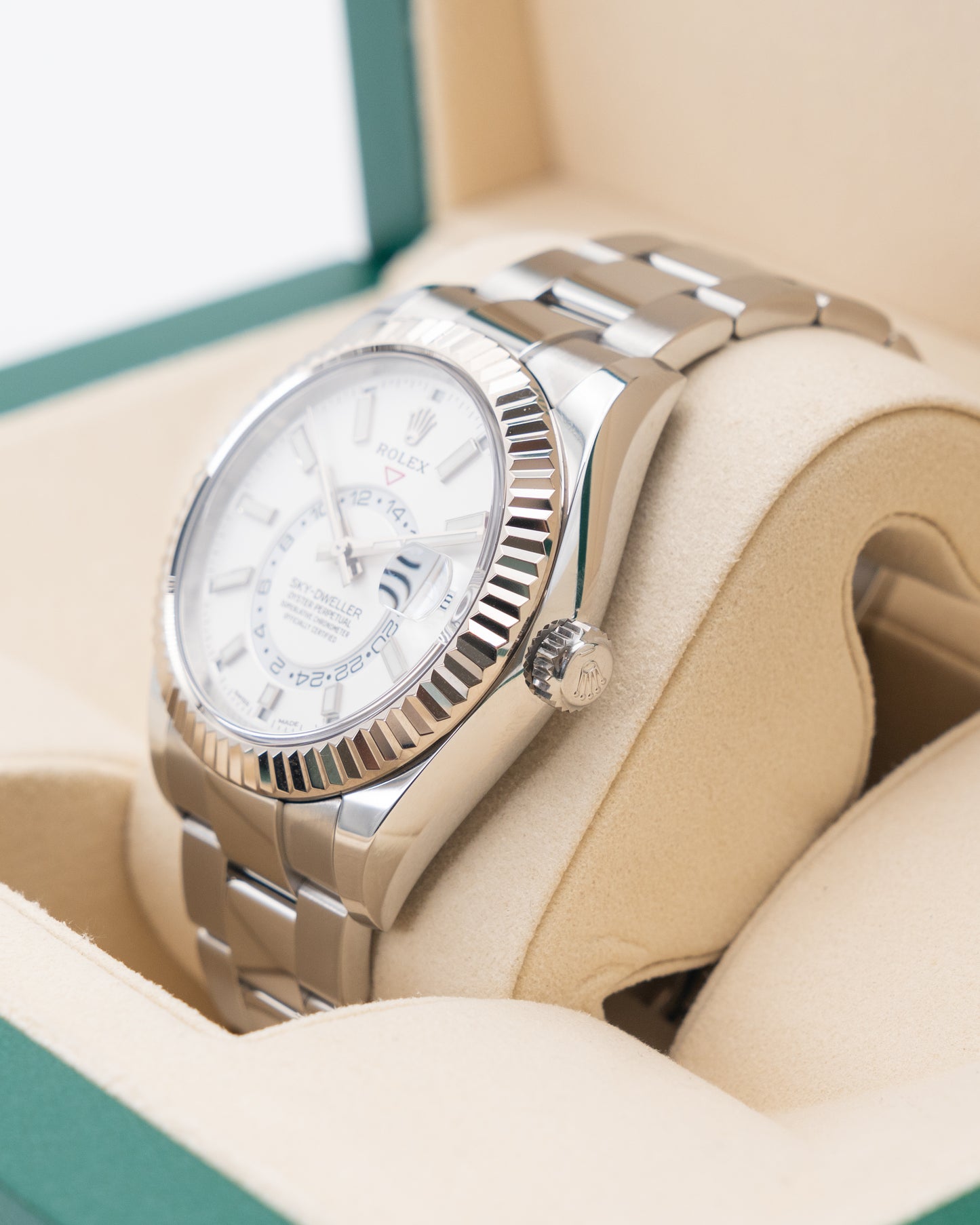 Rolex Skydweller 326934 Fluted Oyster White Dial 42mm 2018