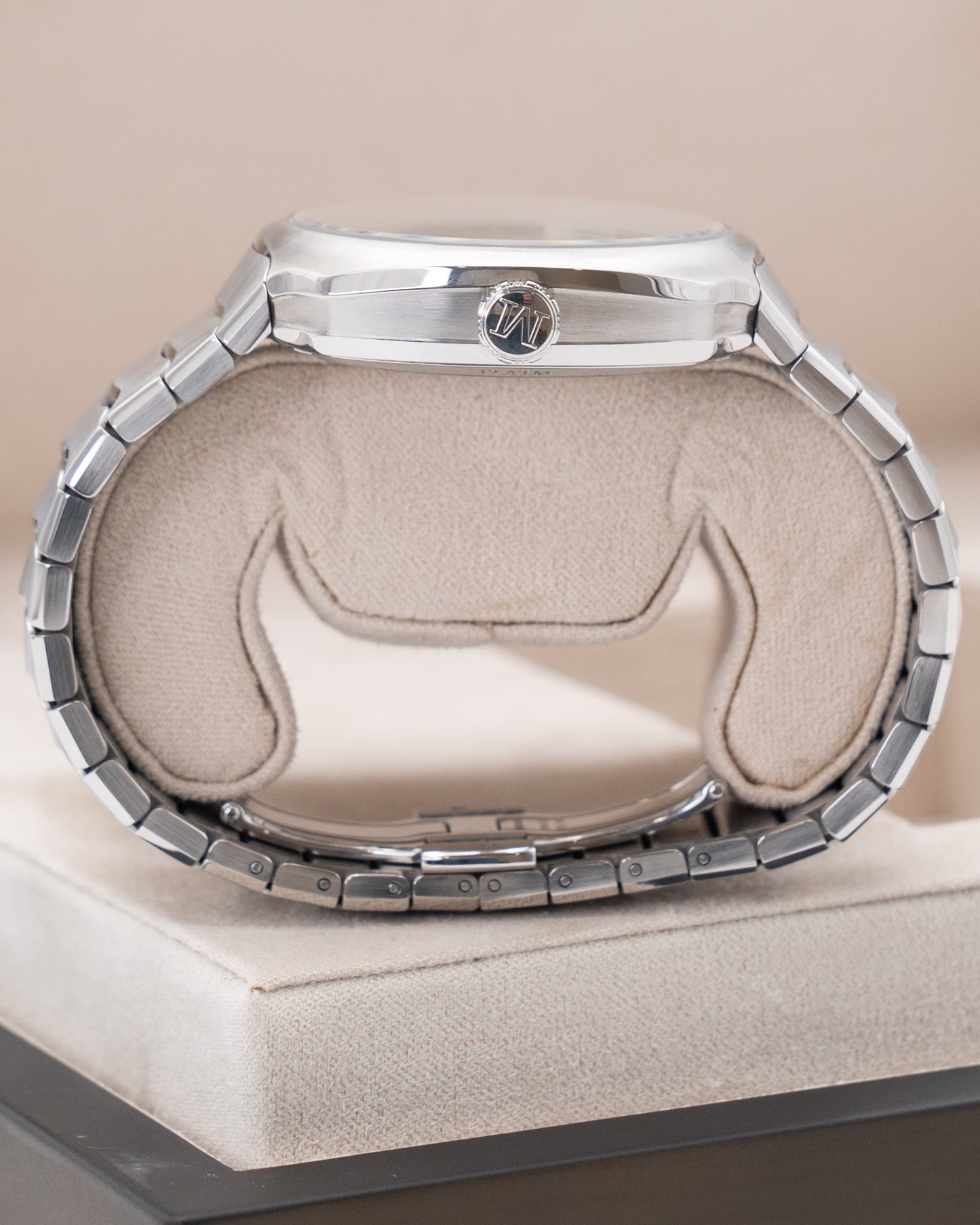 H. Moser & Cie Streamliner Centre Seconds Matrix Green Fume 6200-1200