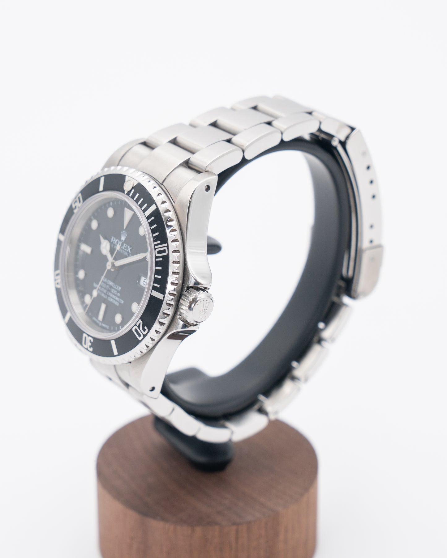 Rolex Seadweller 4000 40mm 16600 Black Aluminum A-Serial