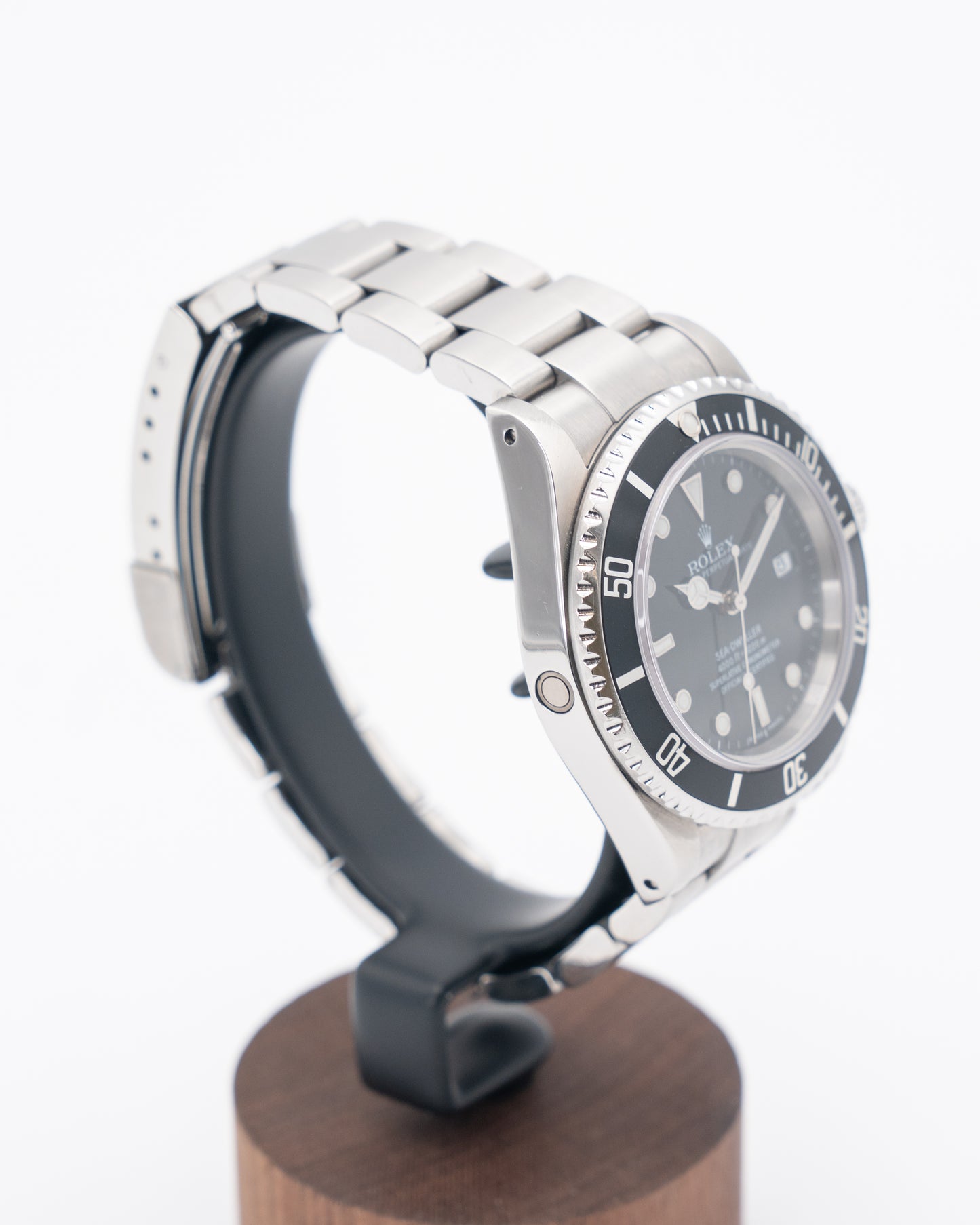 Rolex Seadweller 4000 40mm 16600 Black Aluminum A-Serial