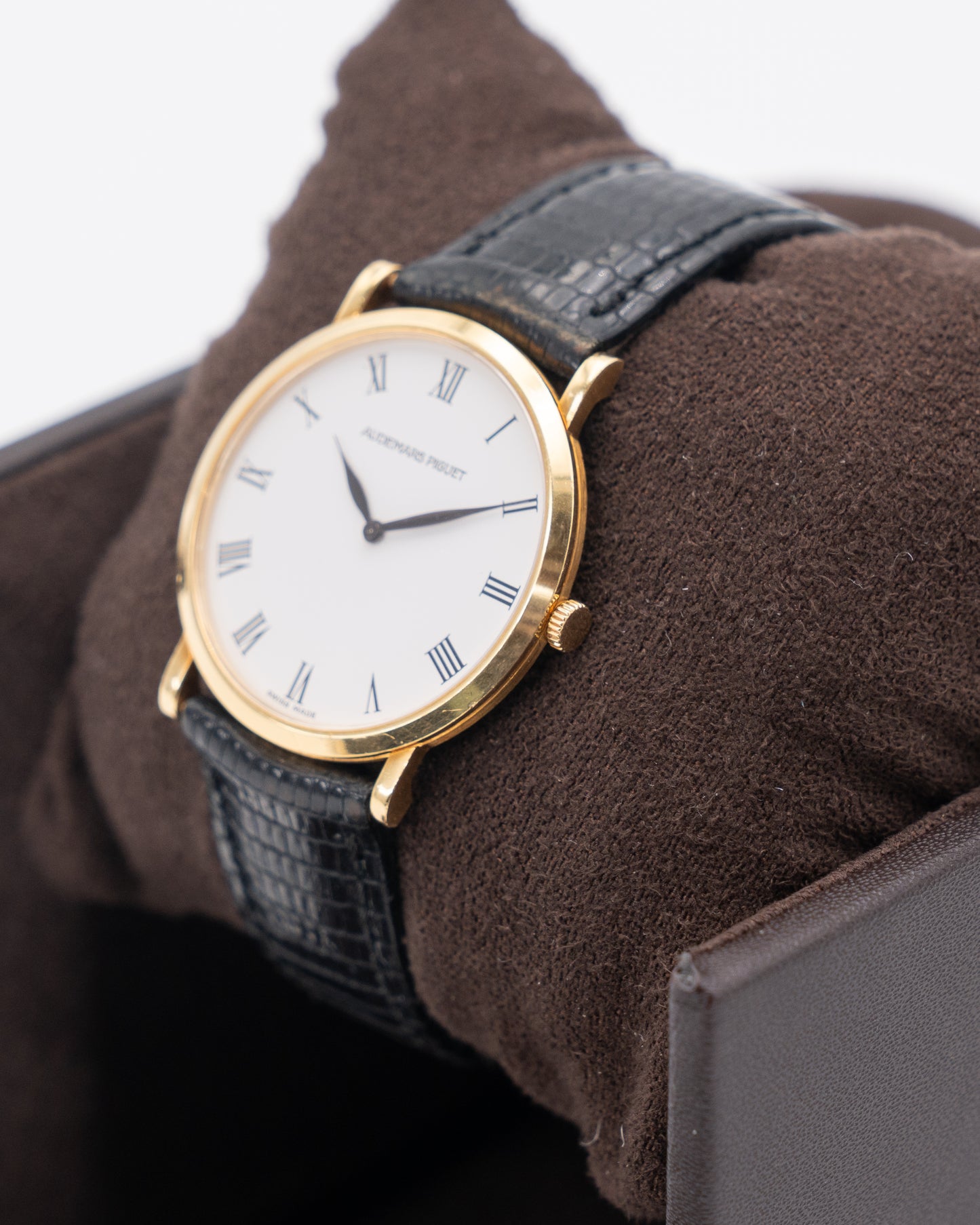 Audemars Piguet Extra Flat 14273BA/G/0002/01 Yellow Gold White Dial Leaf Hands