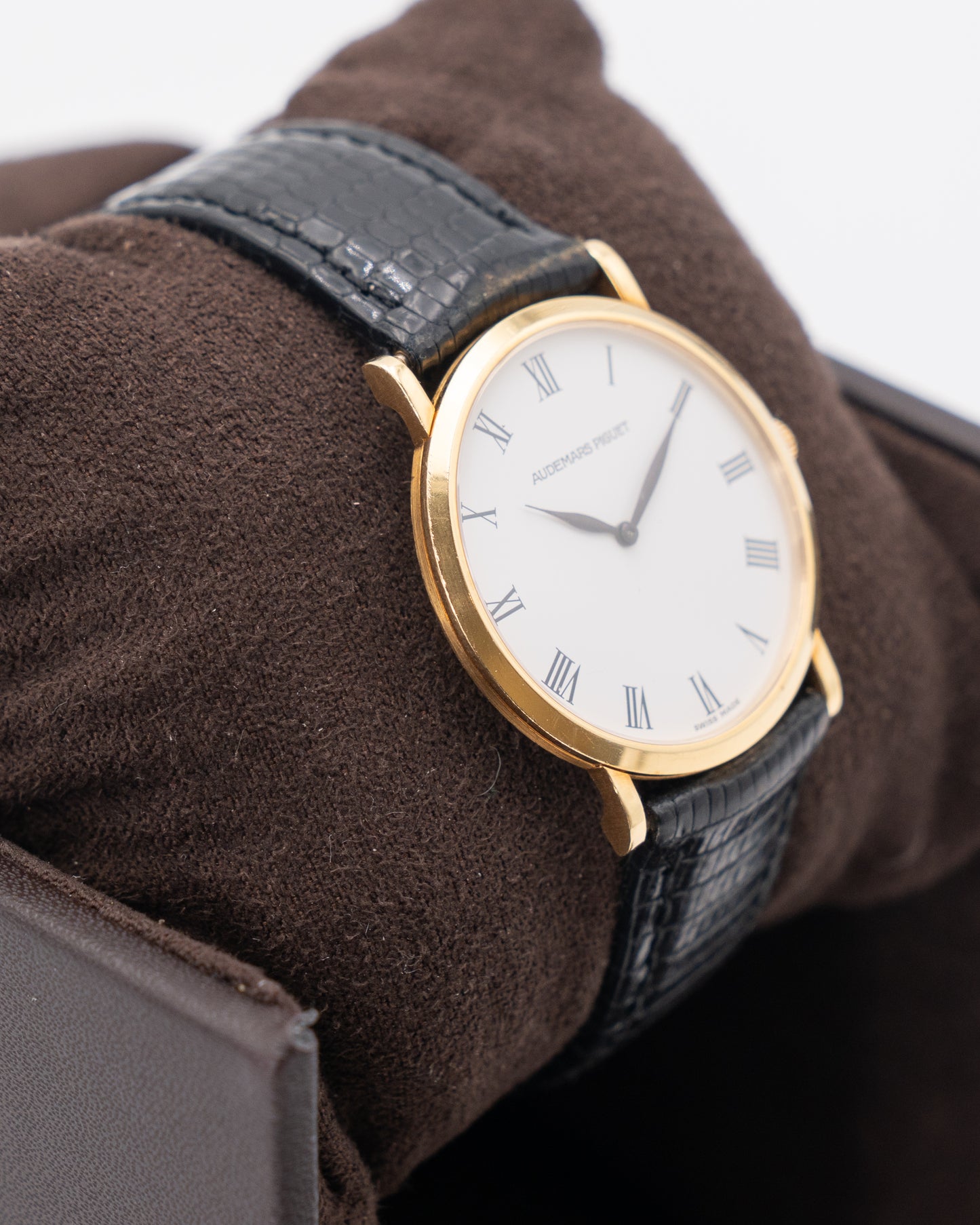 Audemars Piguet Extra Flat 14273BA/G/0002/01 Yellow Gold White Dial Leaf Hands