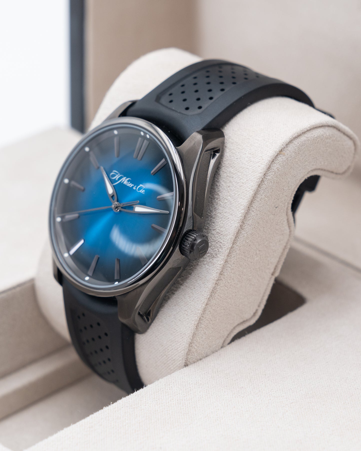 H. Moser & Cie Pioneer Centre Seconds 42.8mm 3200-1205 Funky Blue Fume Dial on DLC Case 2022