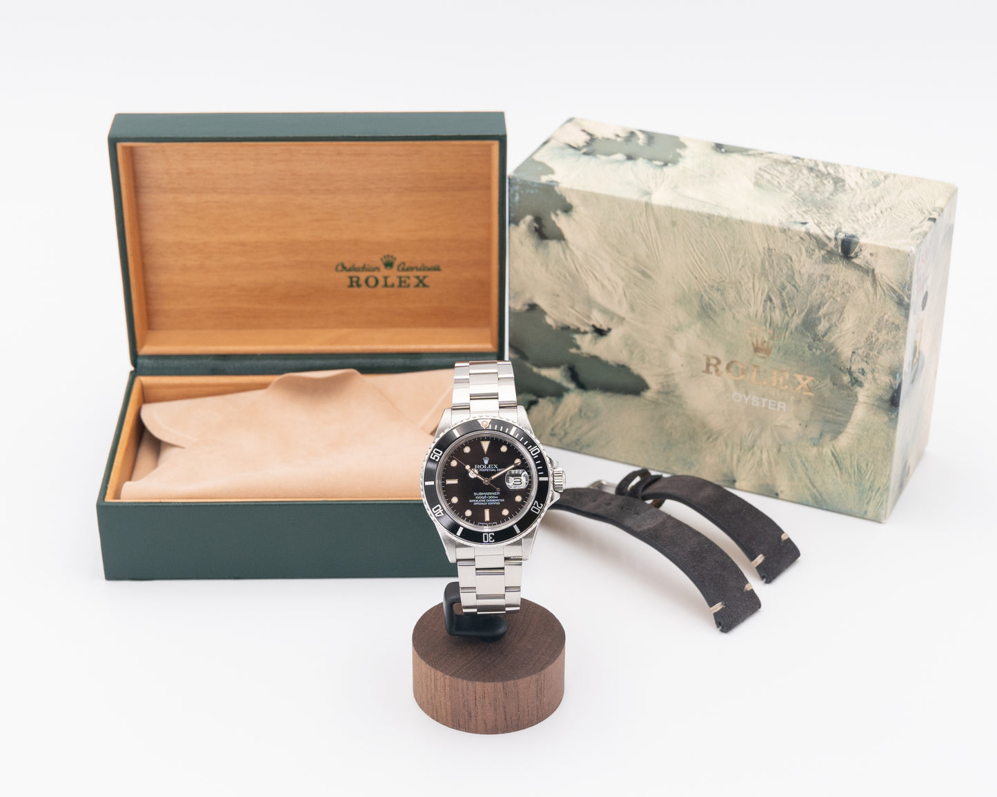 Rolex Submariner Date 40mm 16800 Spider Dial 8M Serial