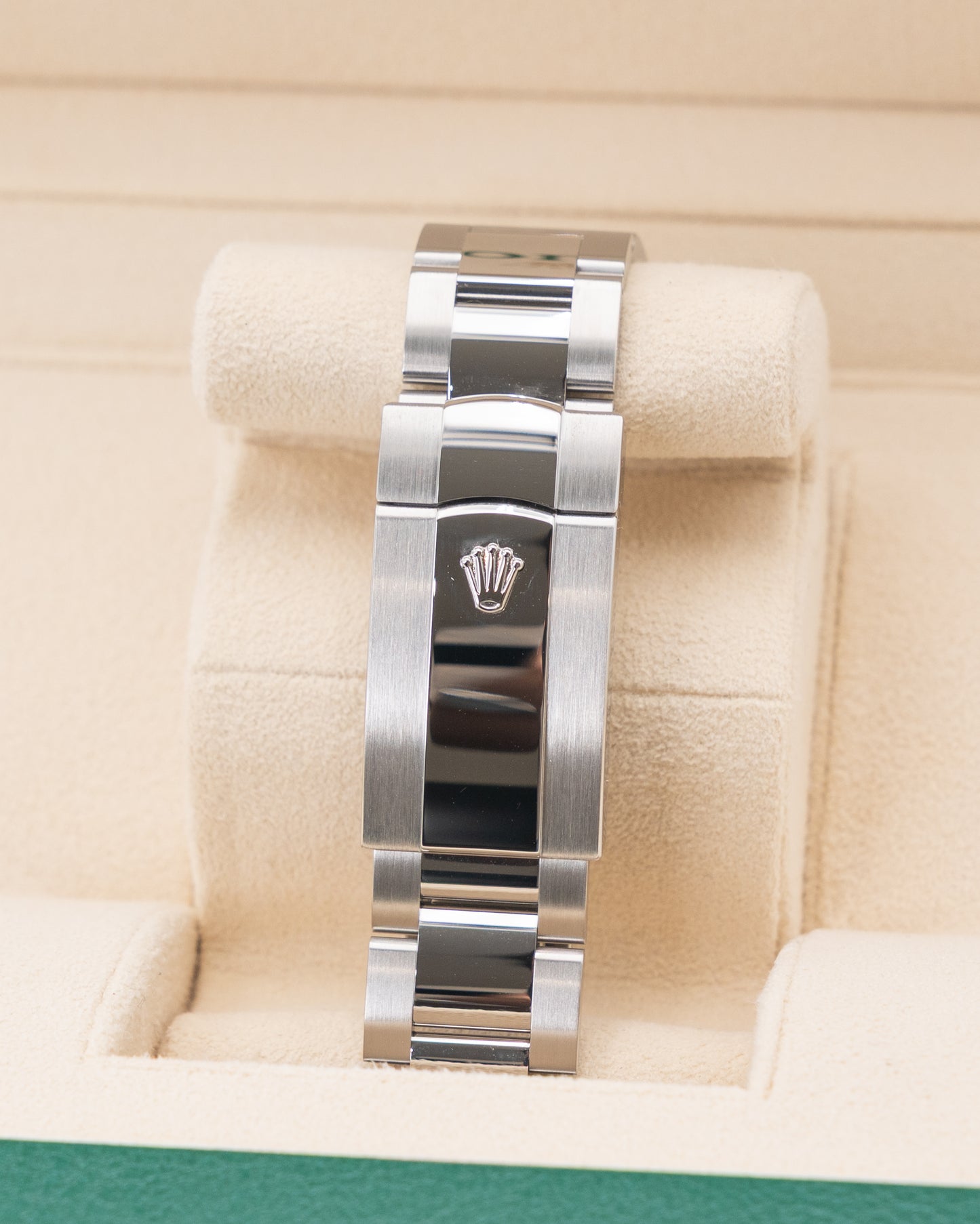 Rolex Skydweller Black 326934 Fluted Oyster 42mm