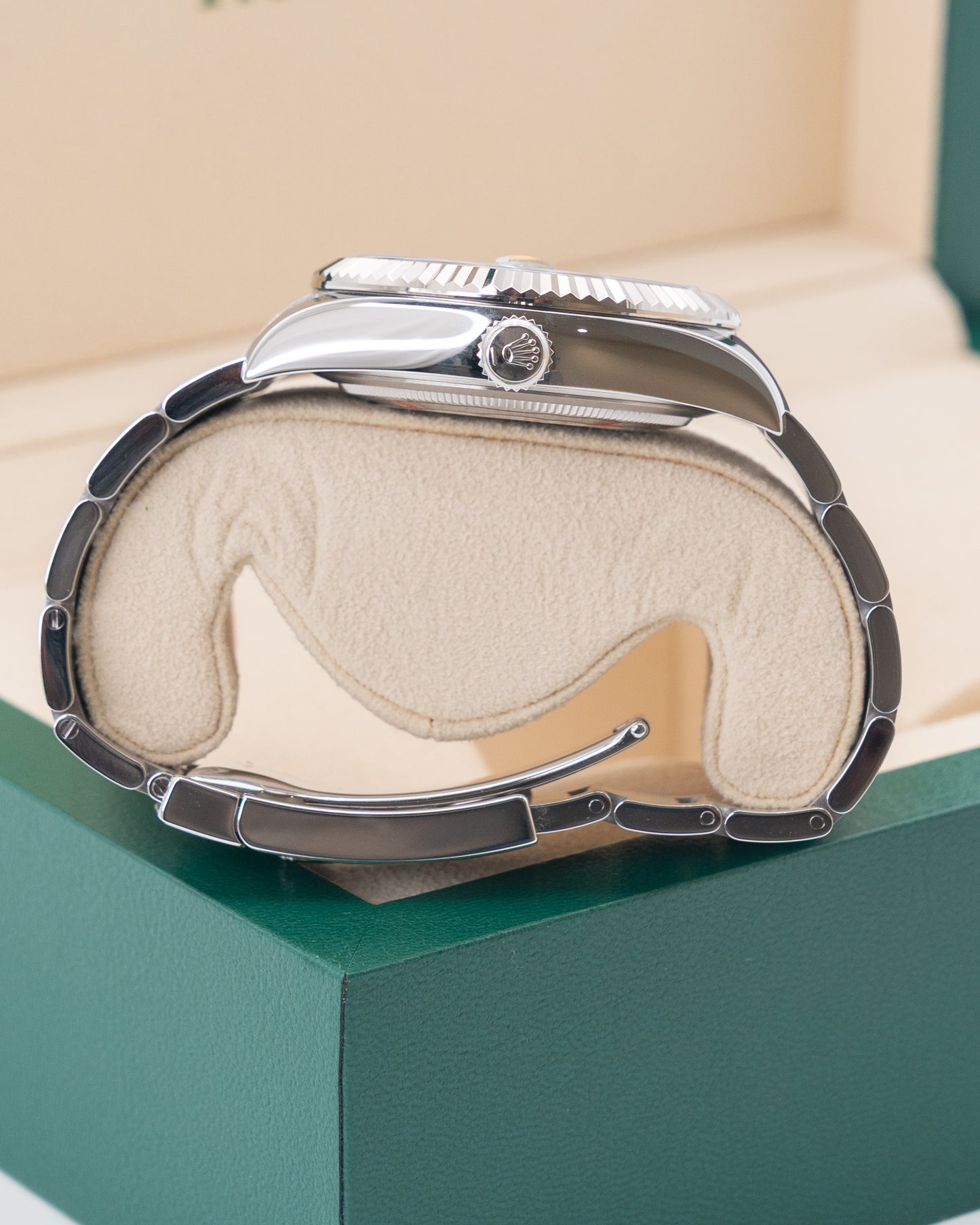 Rolex Skydweller Black 326934 Fluted Oyster 42mm