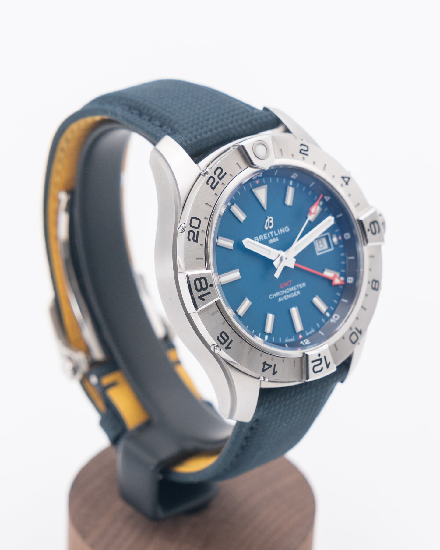 Breitling Avenger GMT 44mm A32320101C1X1 Automatic Blue