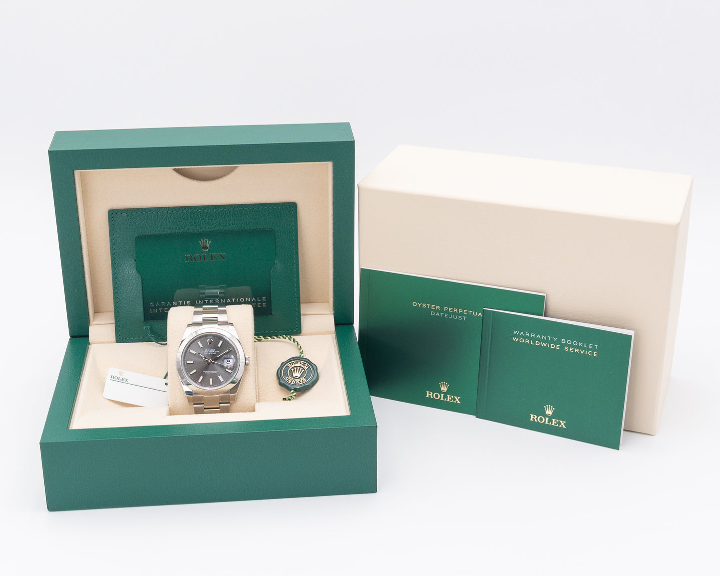 Rolex Datejust 41mm 126300 Rhodium Dial Smooth Bezel Oyster Bracelet 2023