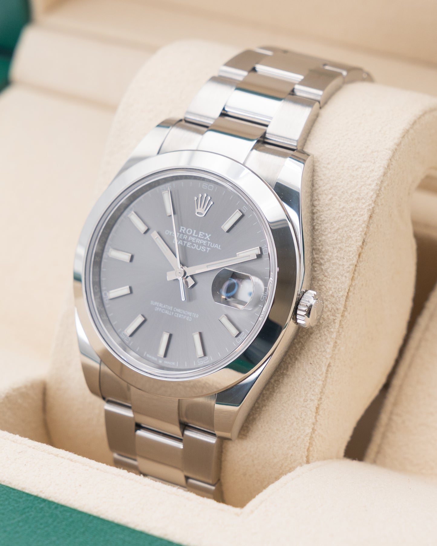 Rolex Datejust 41mm 126300 Rhodium Dial Smooth Bezel Oyster Bracelet 2023