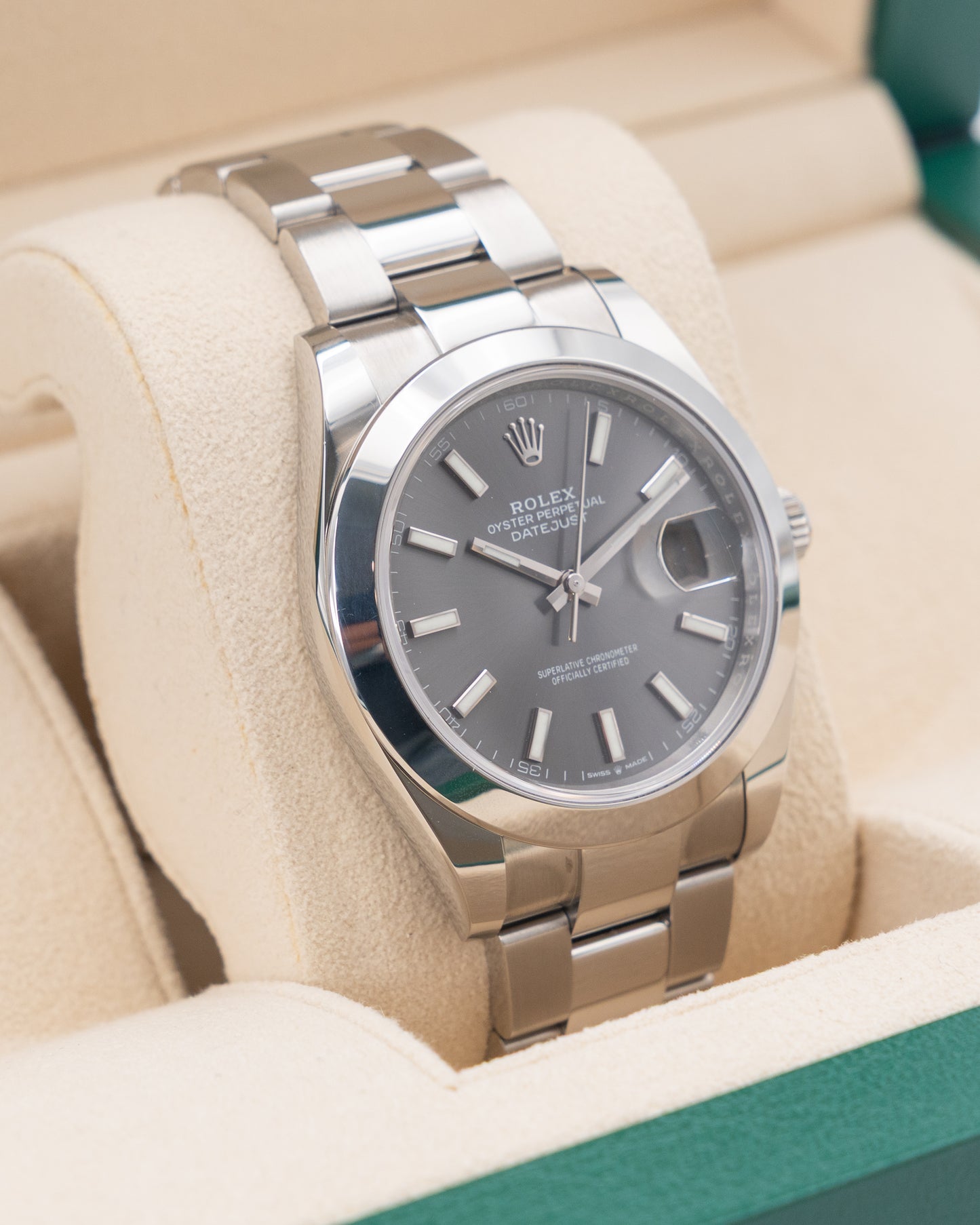 Rolex Datejust 41mm 126300 Rhodium Dial Smooth Bezel Oyster Bracelet 2023