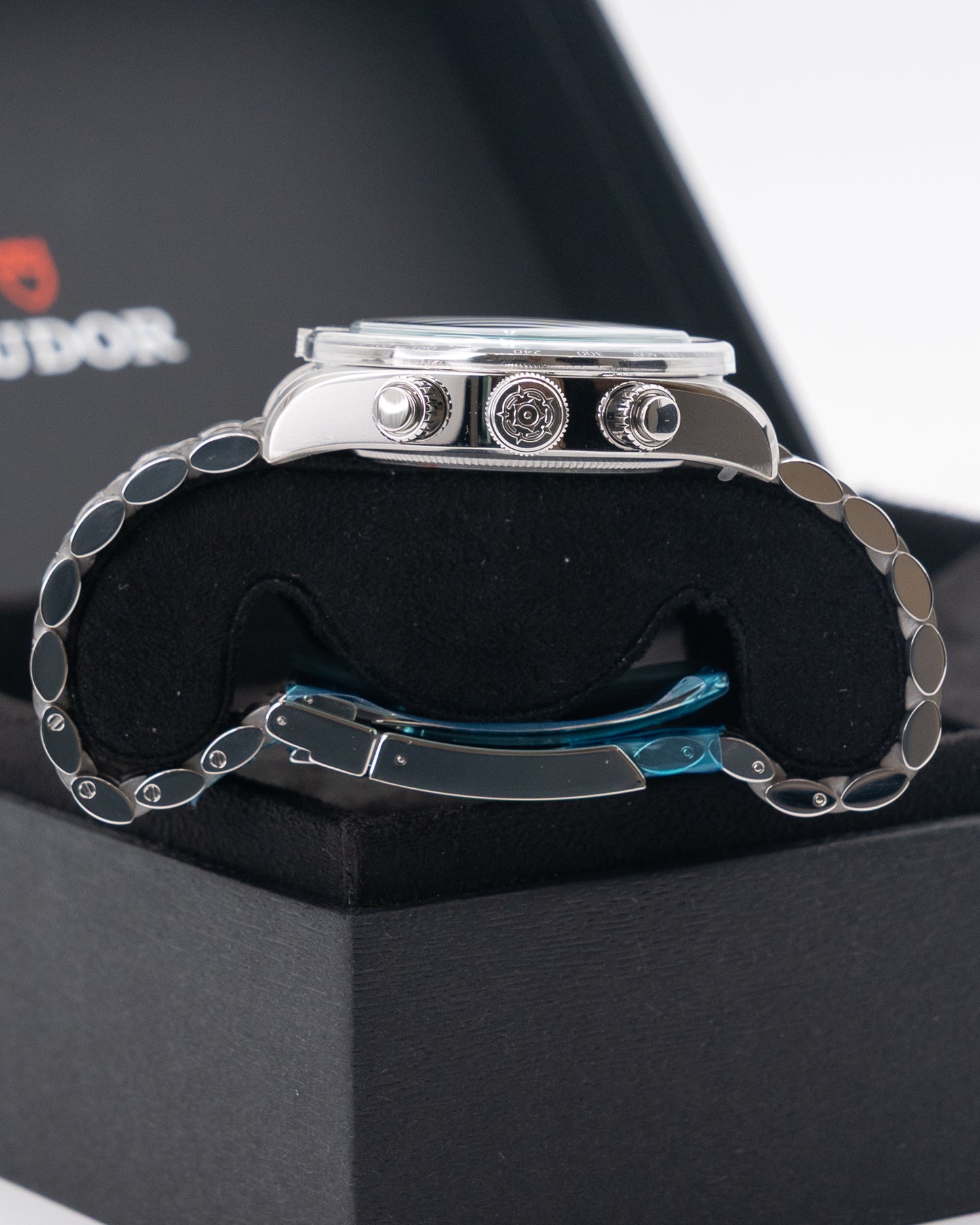 UNWORN Tudor Black Bay Chrono 41mm 79360N-0024 Flamingo Blue on Jubilee 2025