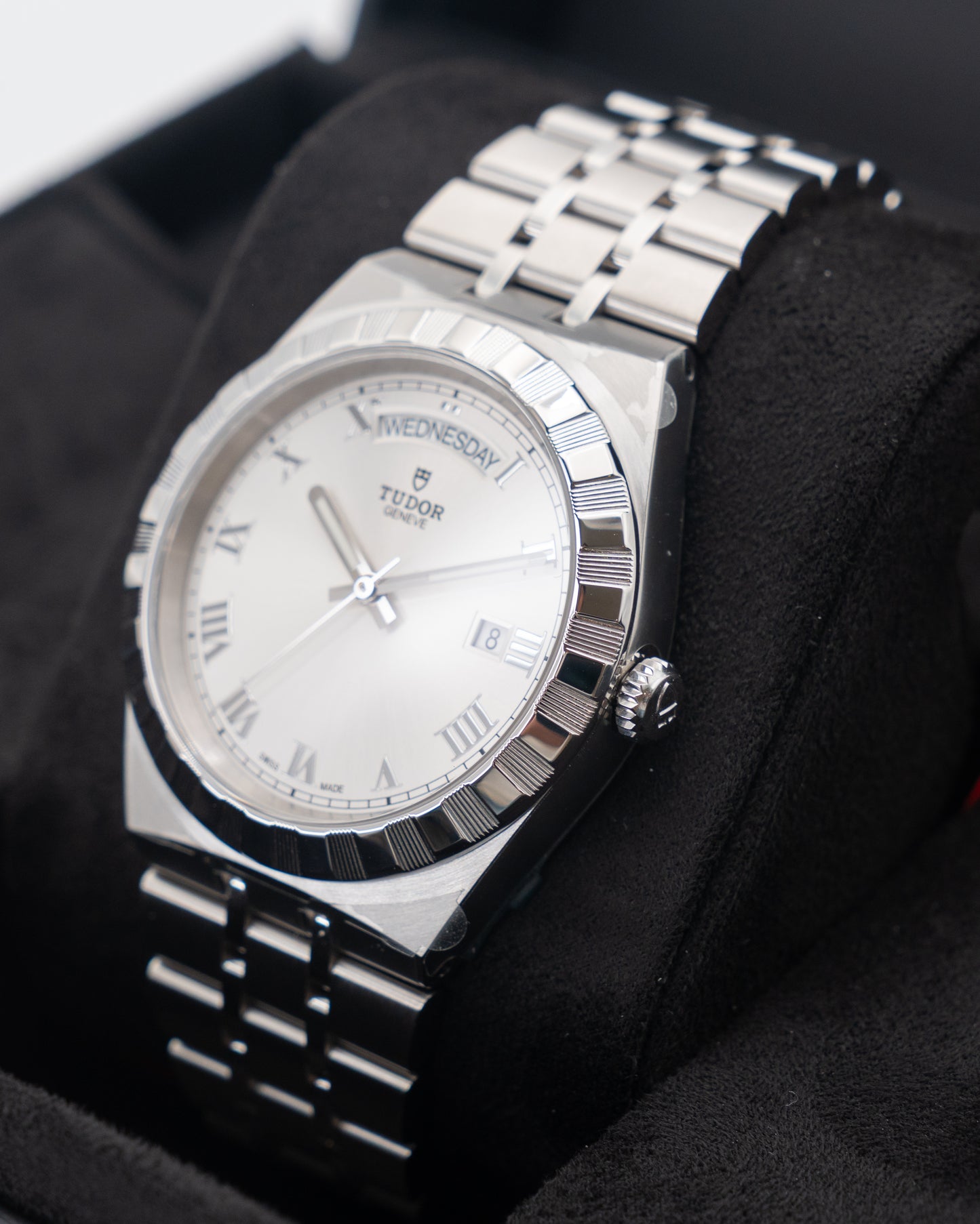 2025 UNWORN WITH STICKERS Tudor Royal 41mm 28600 Silver Dial 2025