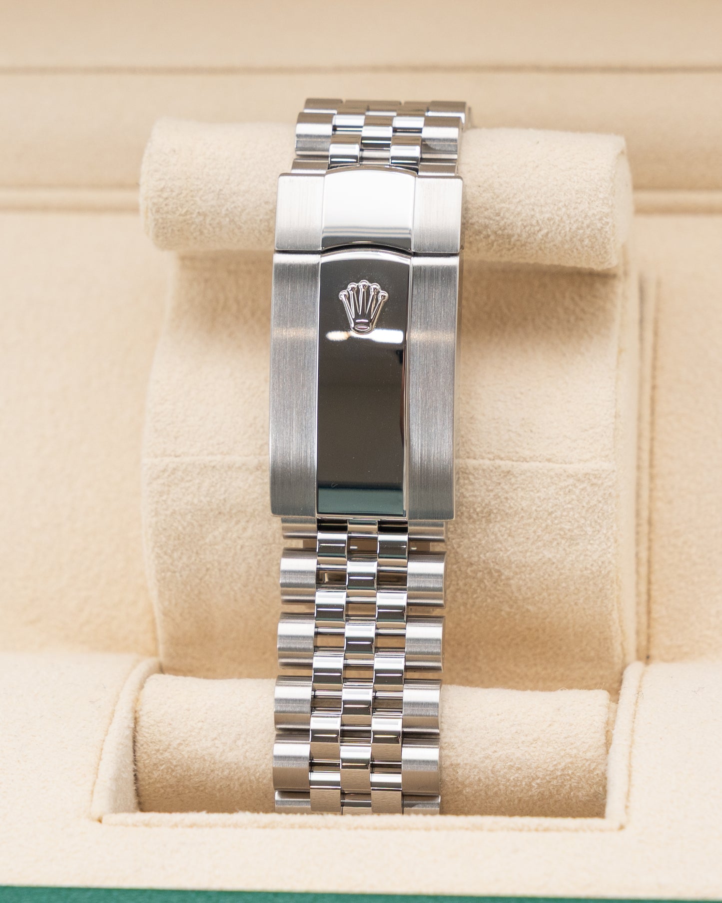 Rolex Sky Dweller 42mm 326934 Black Dial Jubilee