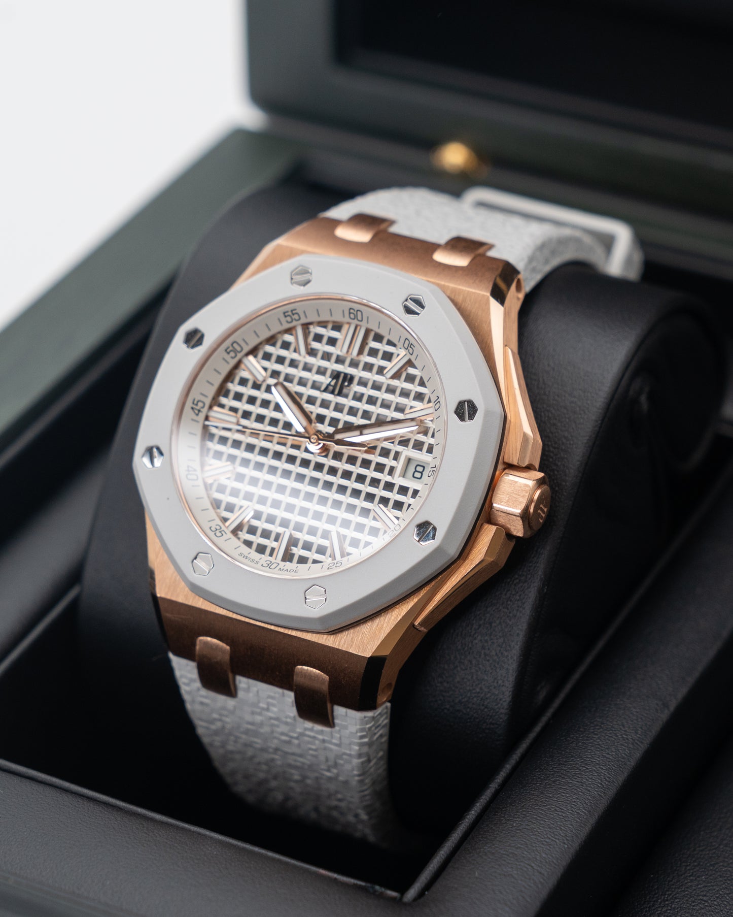 UNWORN Audemars Piguet Royal Oak Offshore 37mm 77605OK Rose Gold Silver Dial