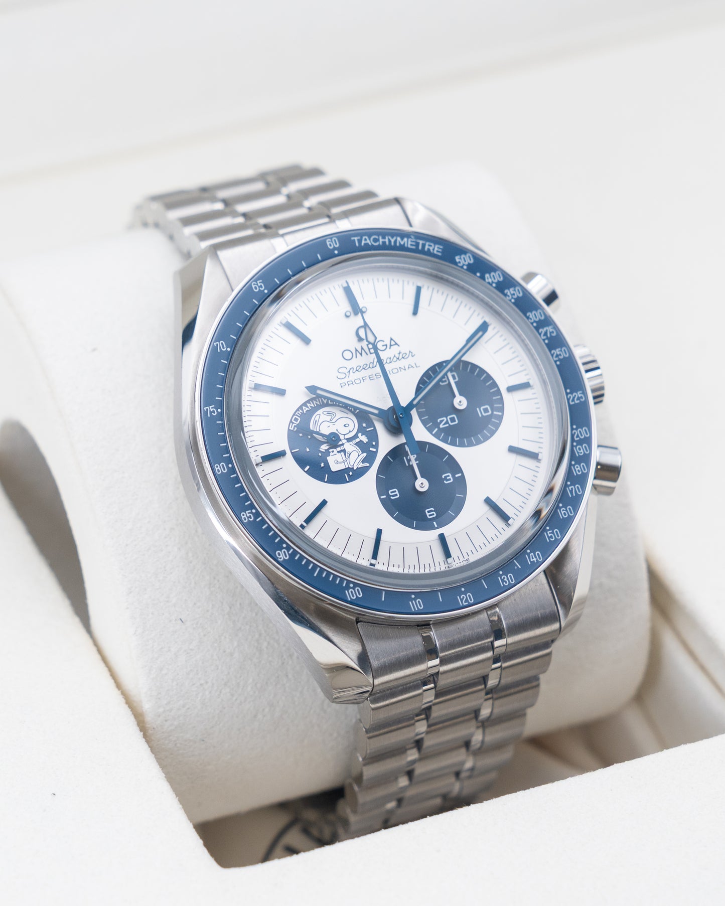 Omega Speedmaster 42mm 310.32.42.50.02.001 Silver Snoopy Award 2024 On Bracelet With 2 Straps