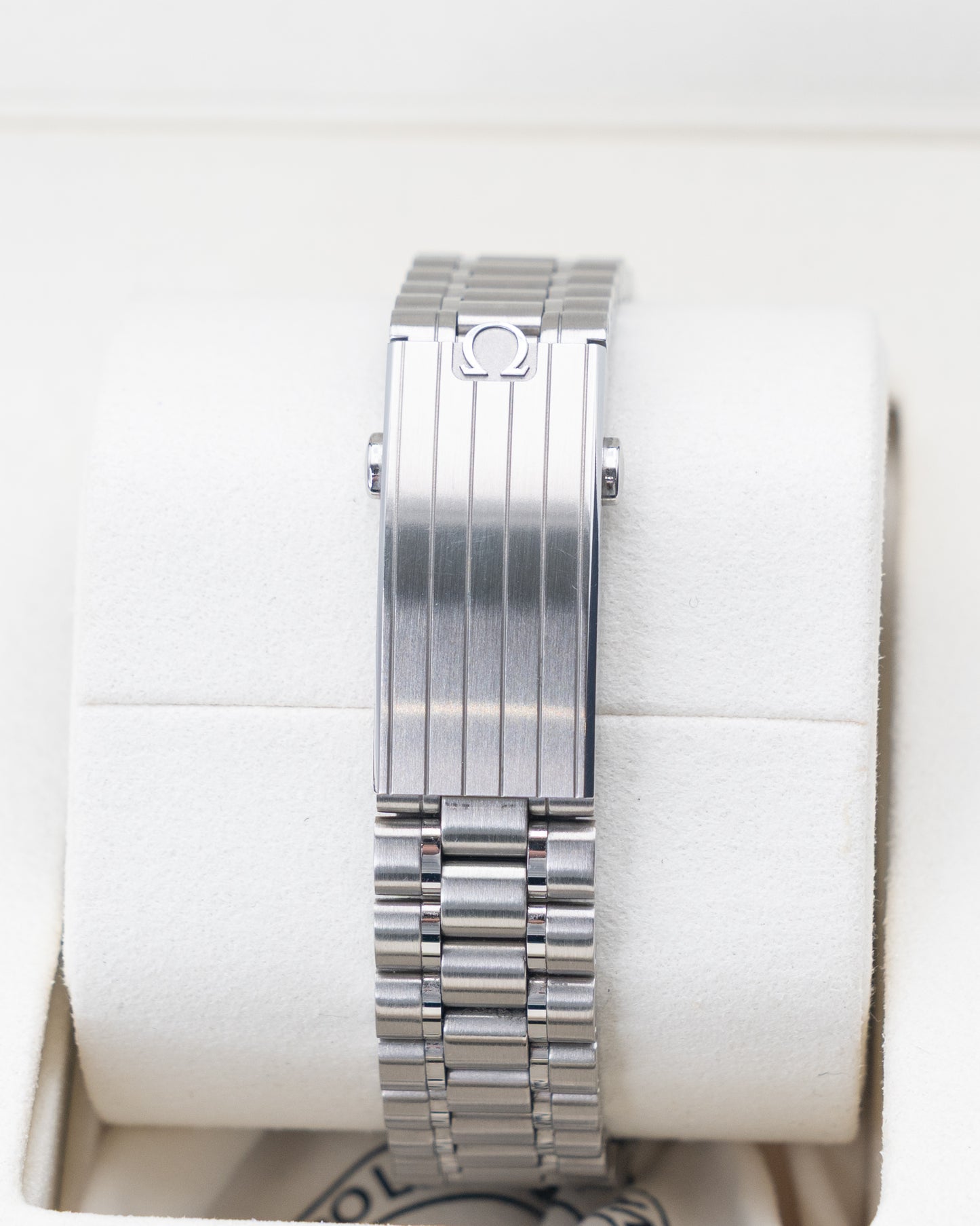 Omega Speedmaster 42mm 310.32.42.50.02.001 Silver Snoopy Award 2024 On Bracelet With 2 Straps