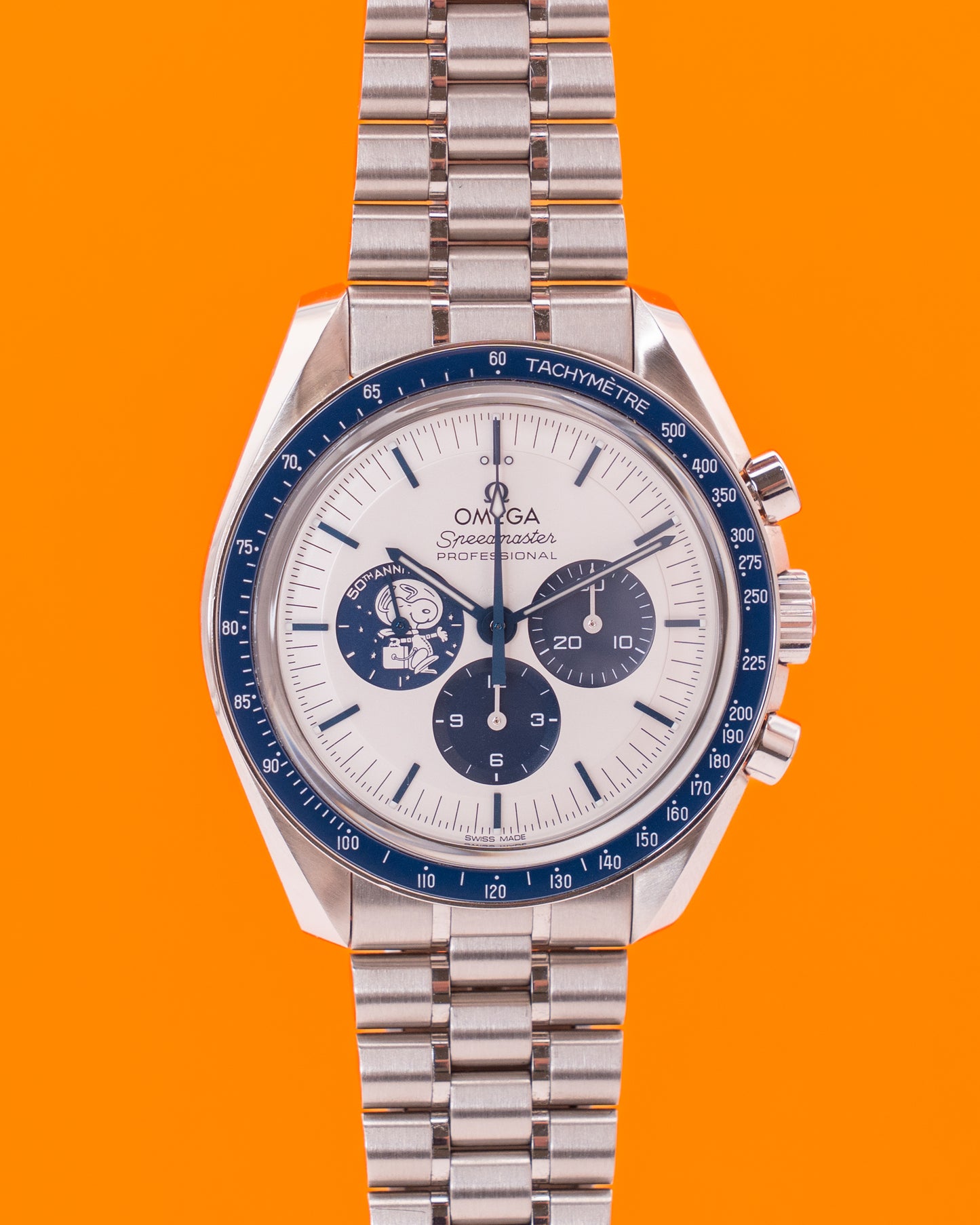 Omega Speedmaster 42mm 310.32.42.50.02.001 Silver Snoopy Award 2024 On Bracelet With 2 Straps