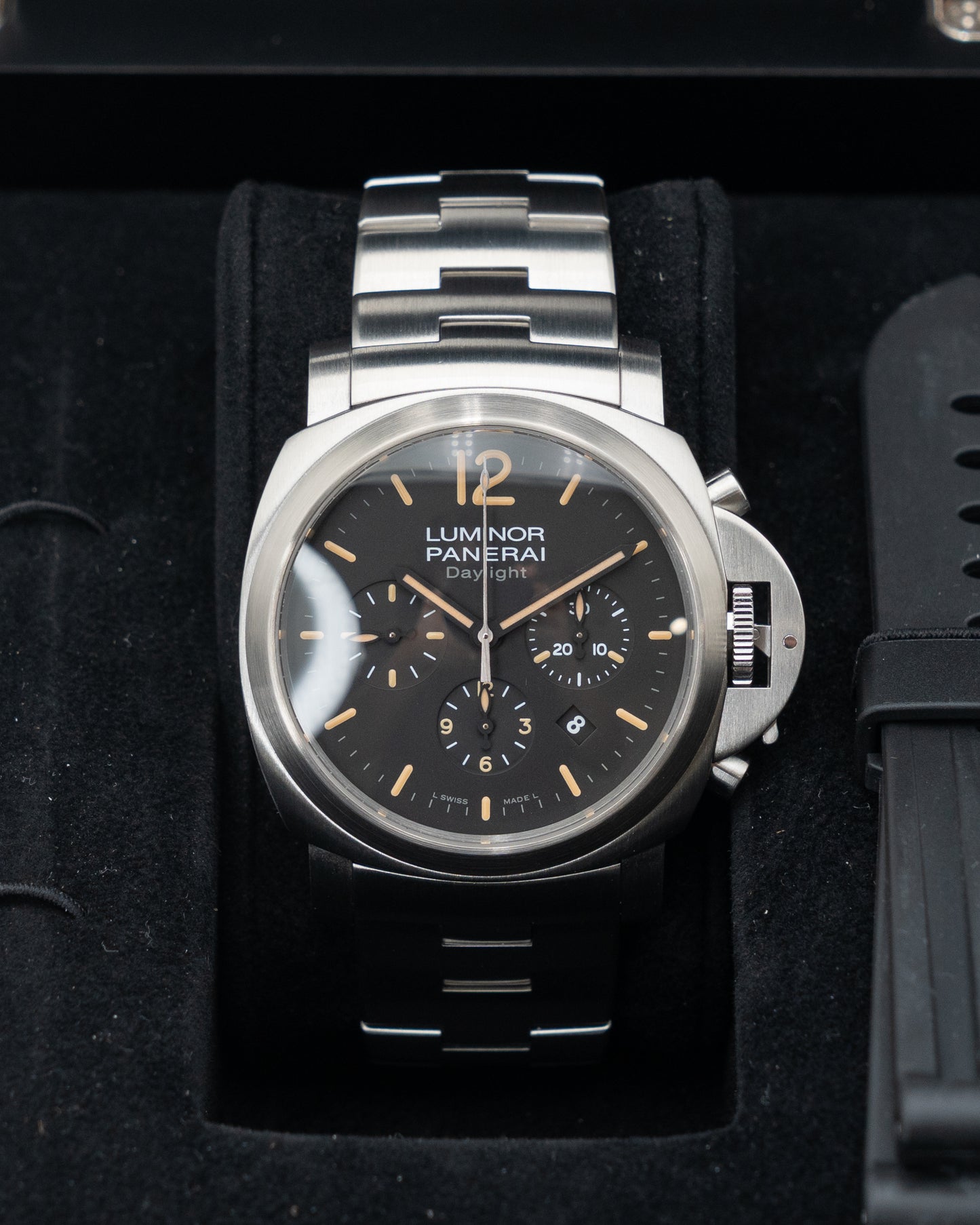 Panerai Luminor Chrono Daylight Patina 44mm PAM00356 Black on Bracelet 2011