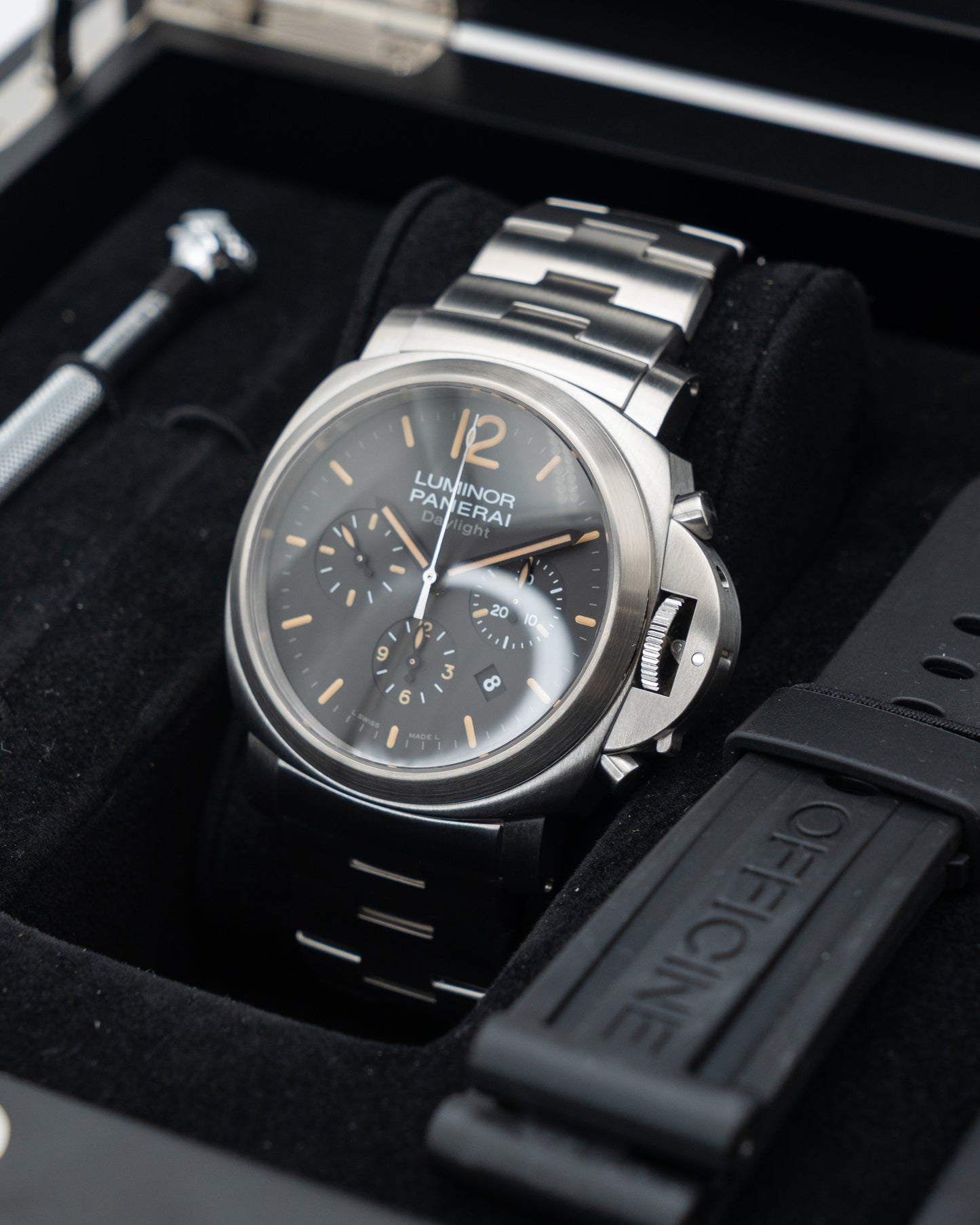 Panerai Luminor Chrono Daylight Patina 44mm PAM00356 Black on Bracelet 2011