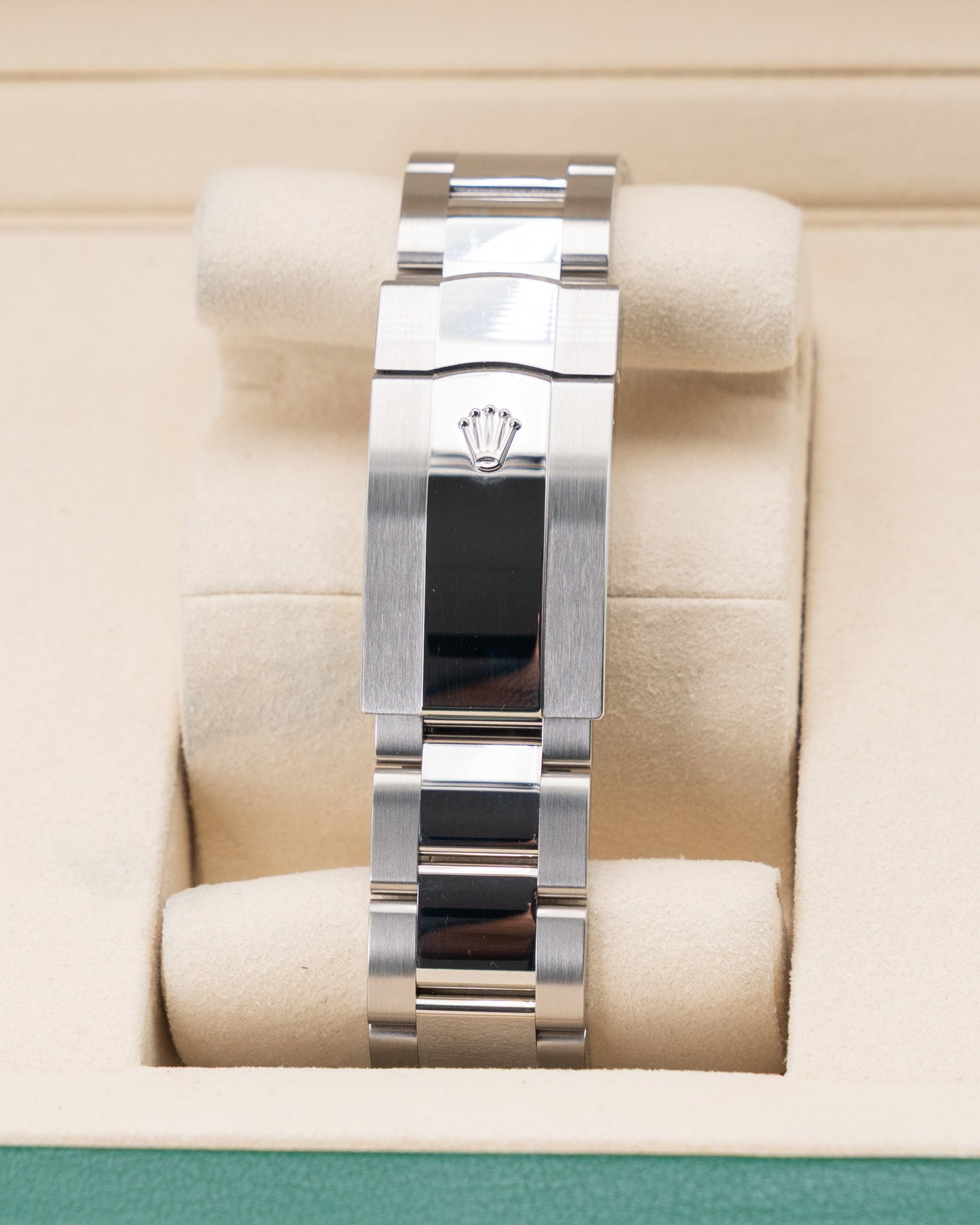 UNWORN Rolex Skydweller 42mm 336934 Mint Green Fluted Oyster 2025