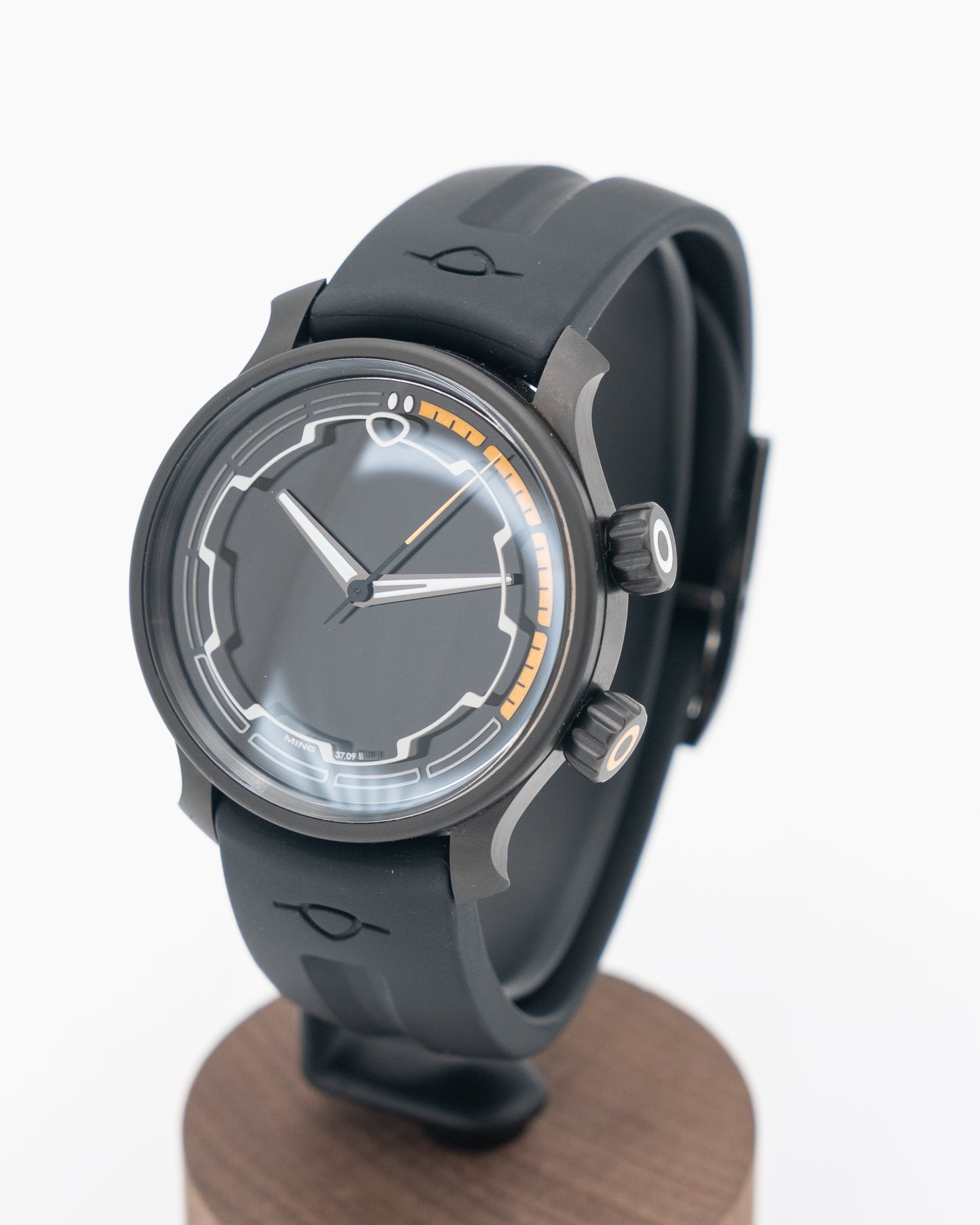Ming 38mm 37.09 Uni Dive Watch DLC Coated Stainless Steel 600M Water Resistance 2025