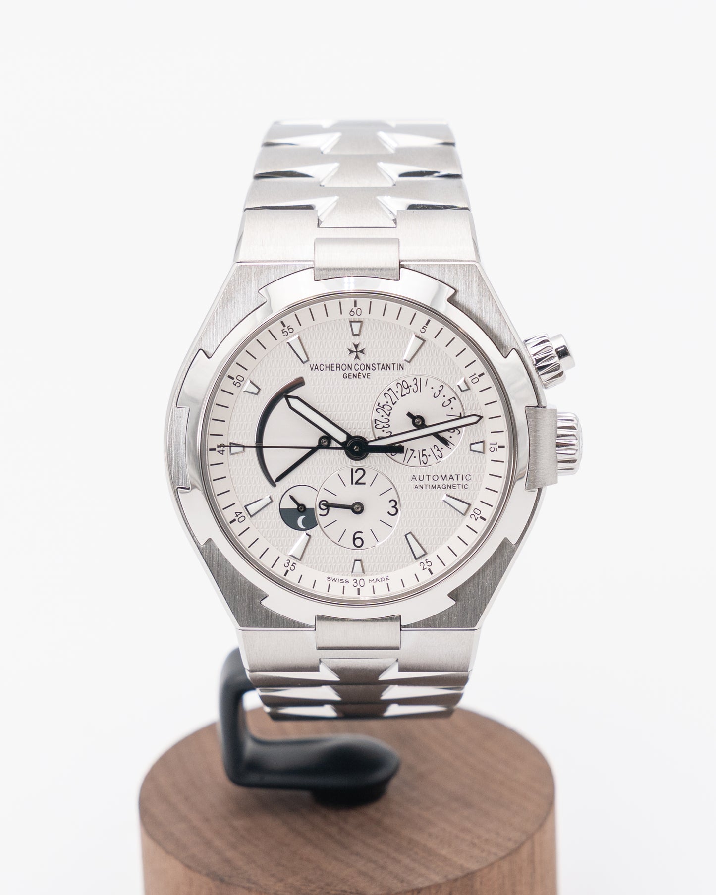 Vacheron Constantin Overseas Dualtime 42mm 47450/B01A-9226 White Dial 2015