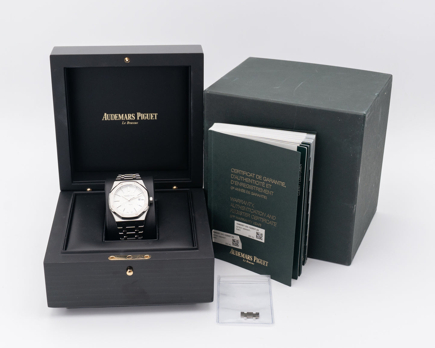 Audemars Piguet Royal Oak 41mm 15400ST.OO.1220ST.02 White Silver Dial