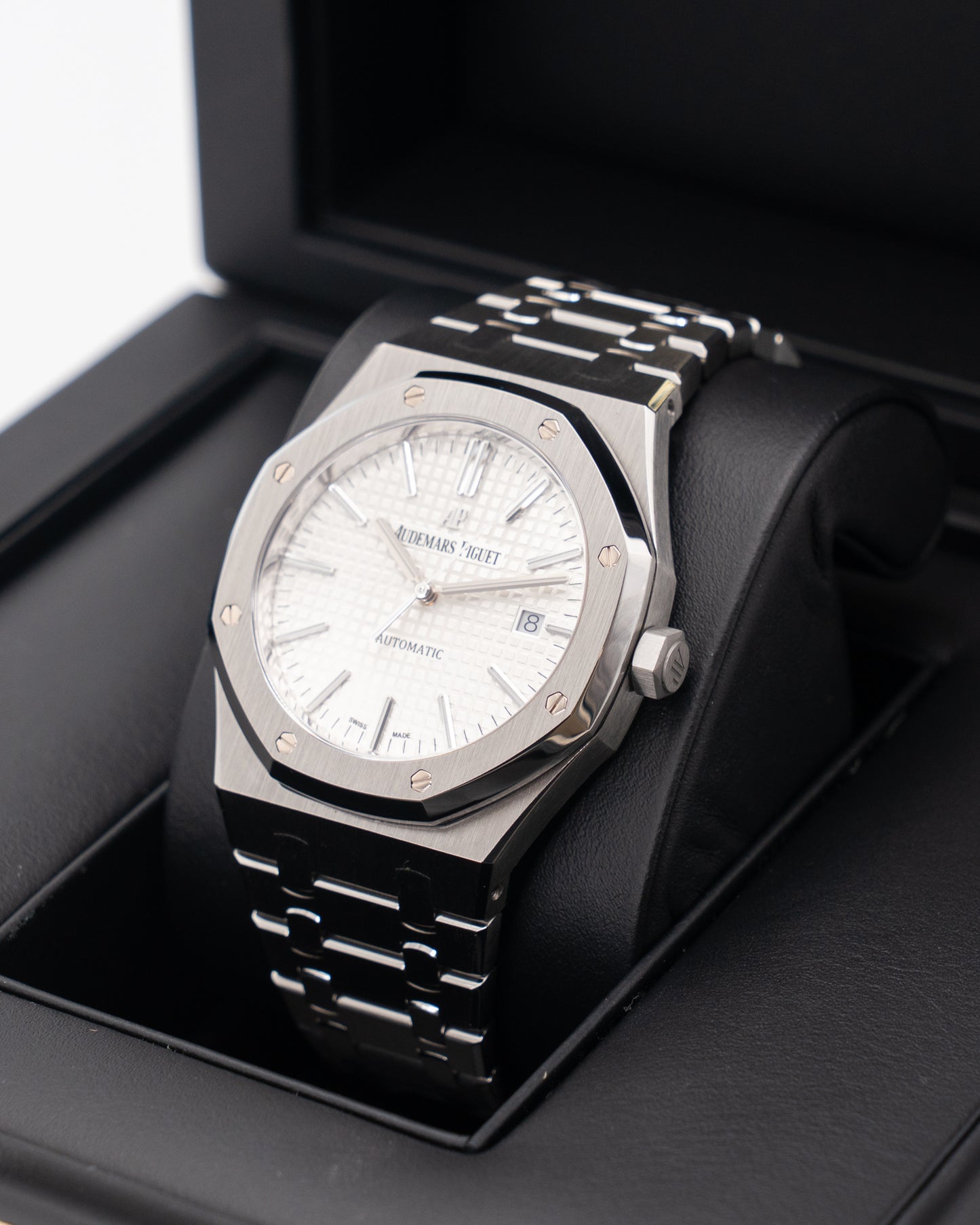 Audemars Piguet Royal Oak 41mm 15400ST.OO.1220ST.02 White Silver Dial