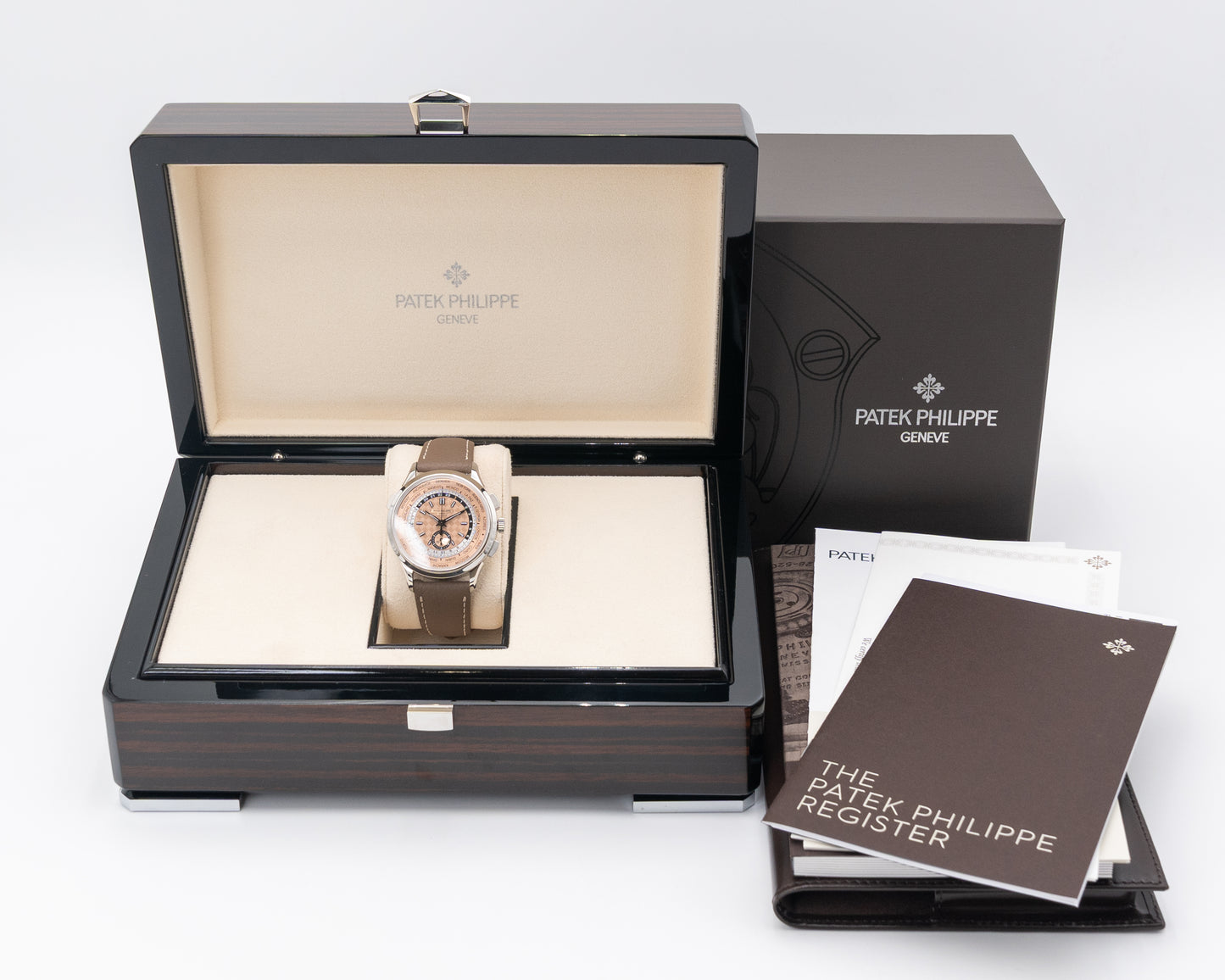 Patek Philippe World Timer Chronograph 5935A-001 Complications