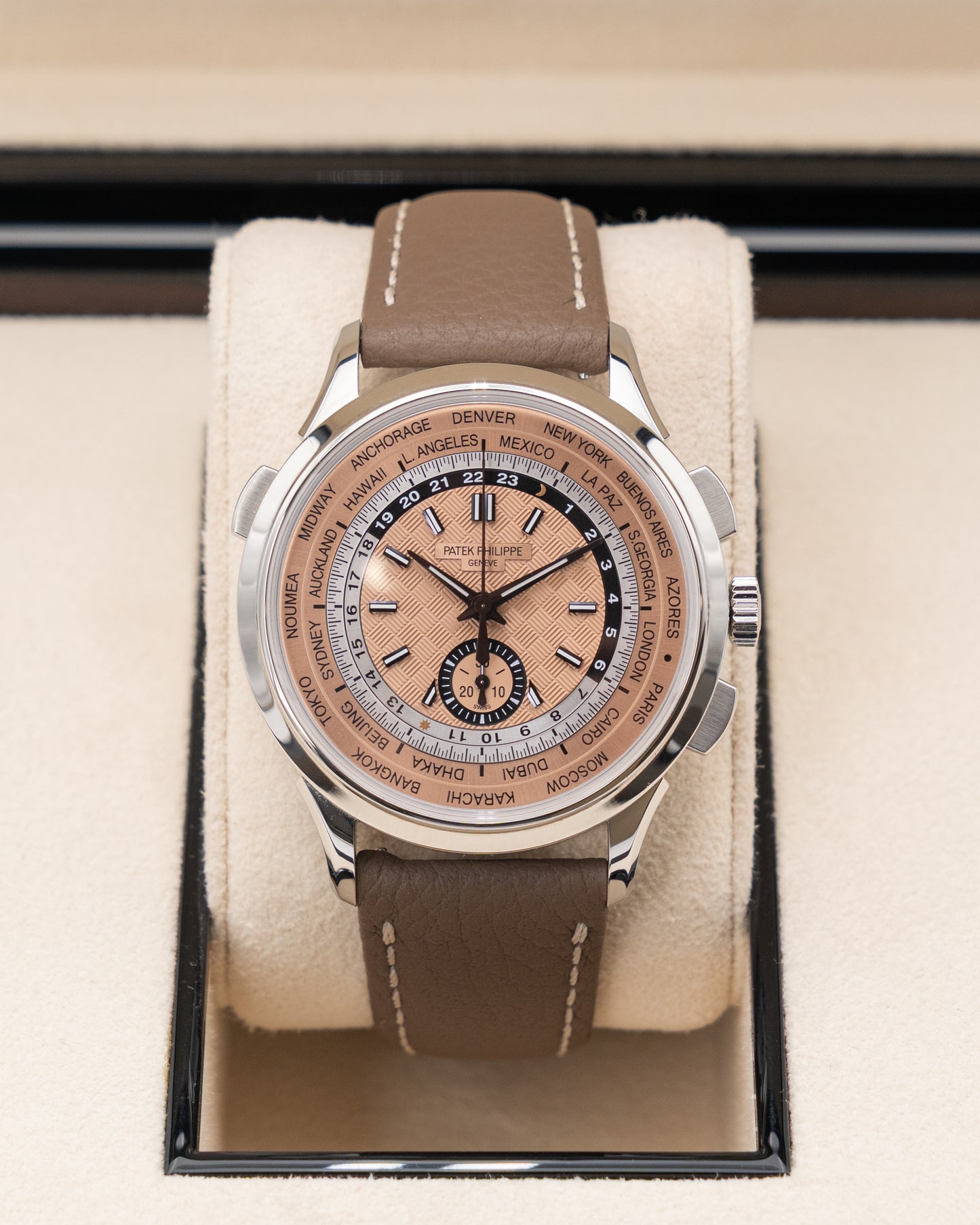 Patek Philippe World Timer Chronograph 5935A-001 Complications