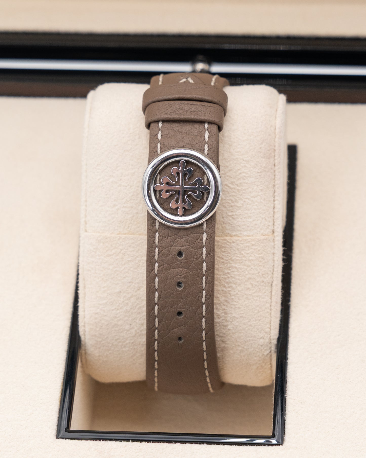 Patek Philippe World Timer Chronograph 5935A-001 Complications