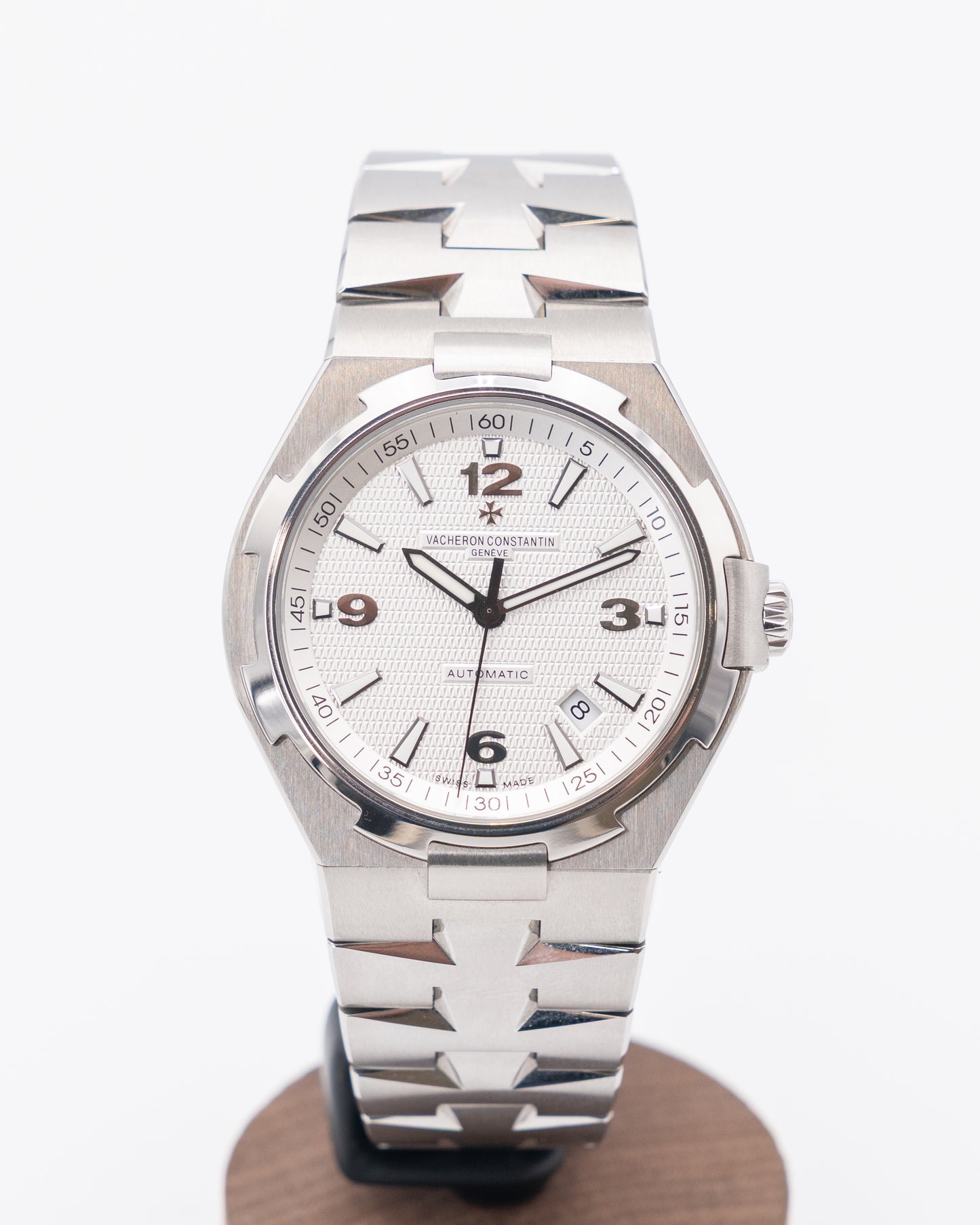 Vacheron Constantin Overseas 42mm 47040/B01A-9093 Gen 2 White Dial