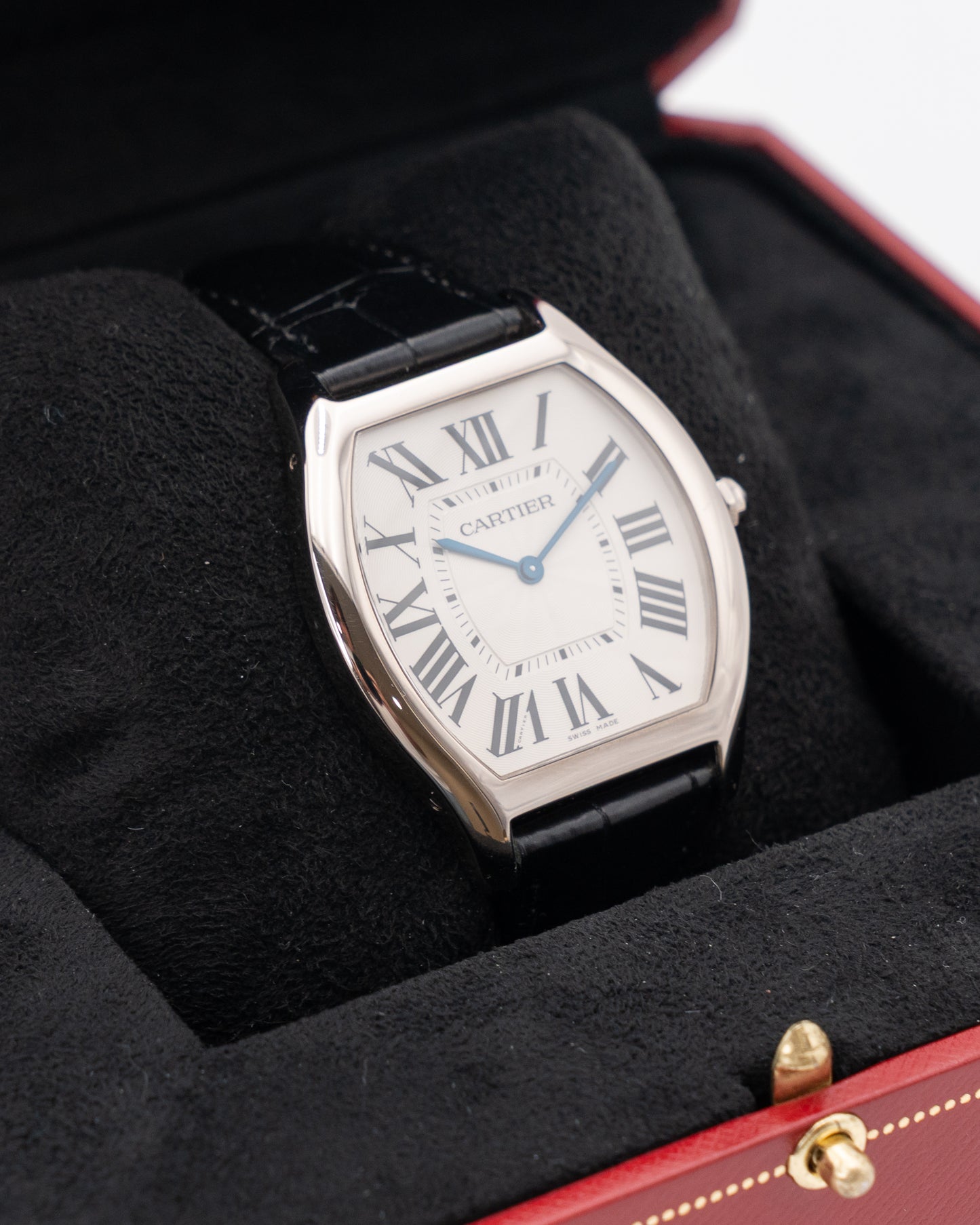 Cartier Tortue 39mm W1556363 White Gold White Dial Black Strap