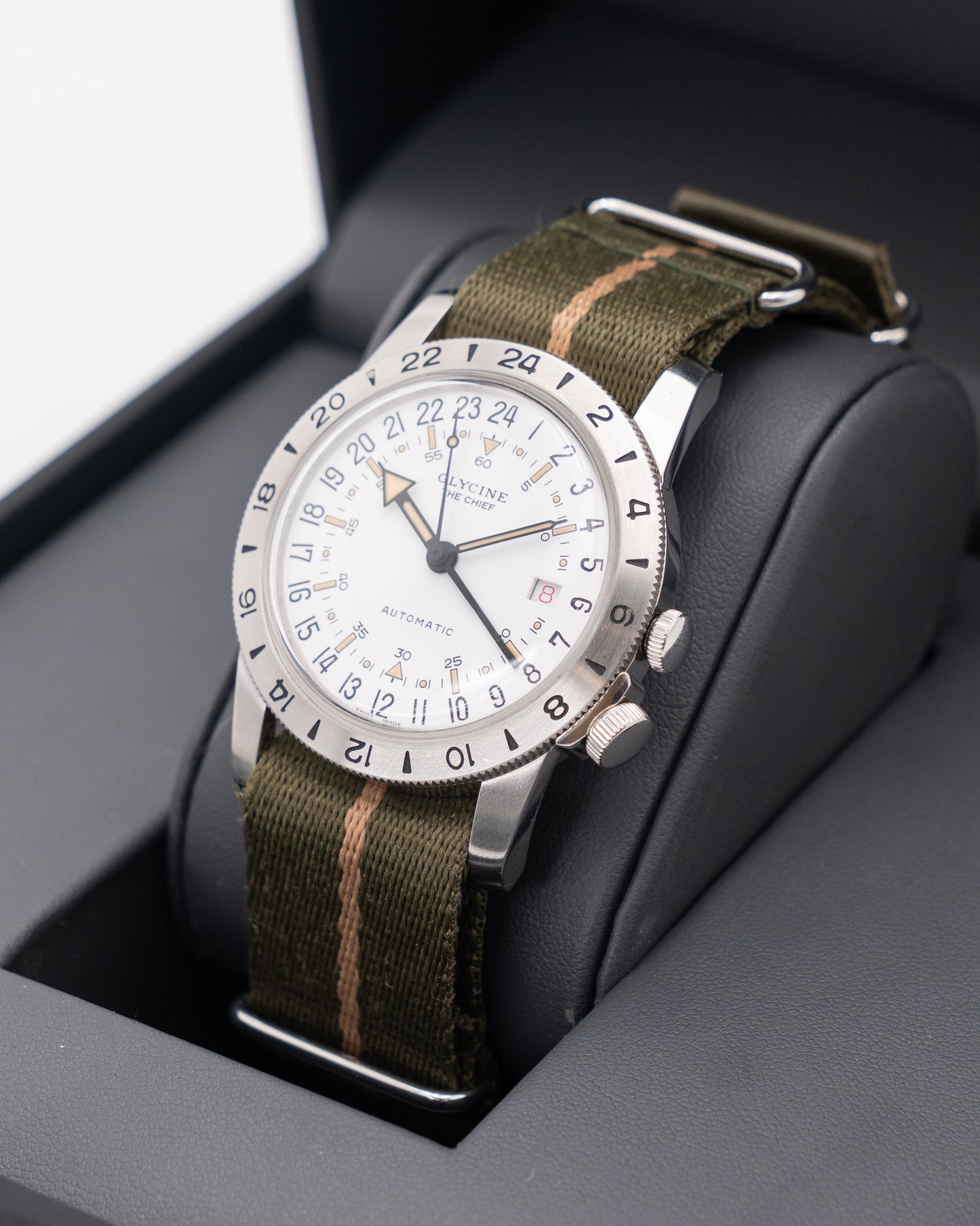 Glycine Airman Vintage The Chief GMT 40mm GL0473 White Dial