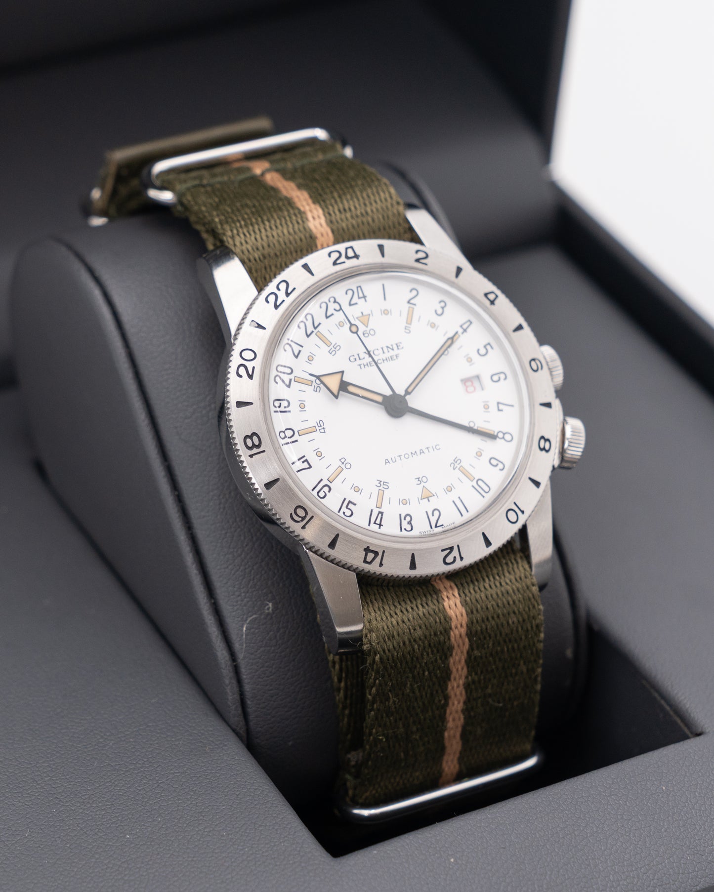 Glycine Airman Vintage The Chief GMT 40mm GL0473 White Dial