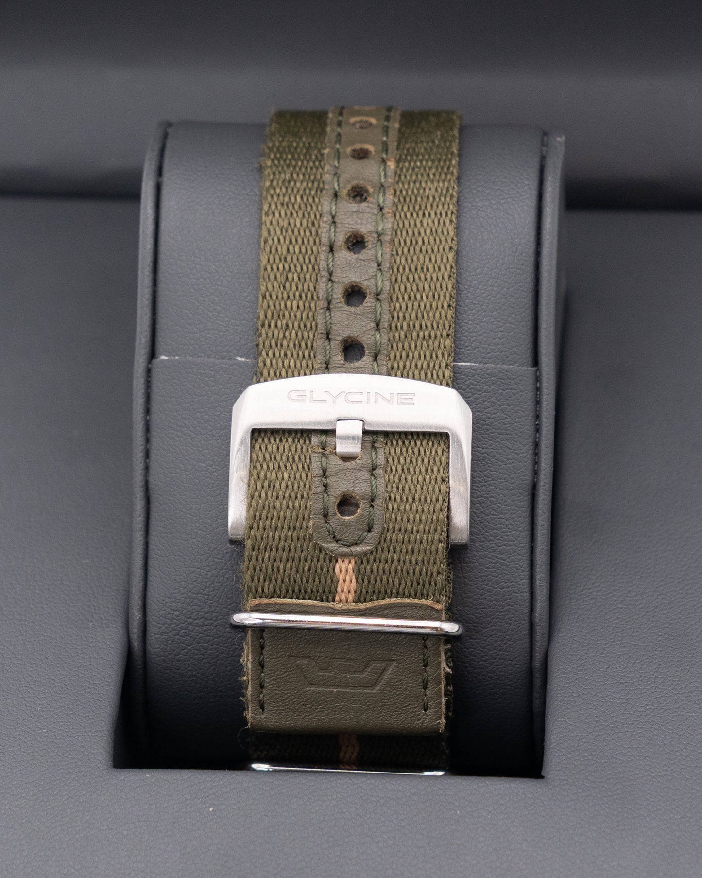 Glycine Airman Vintage The Chief GMT 40mm GL0473 White Dial