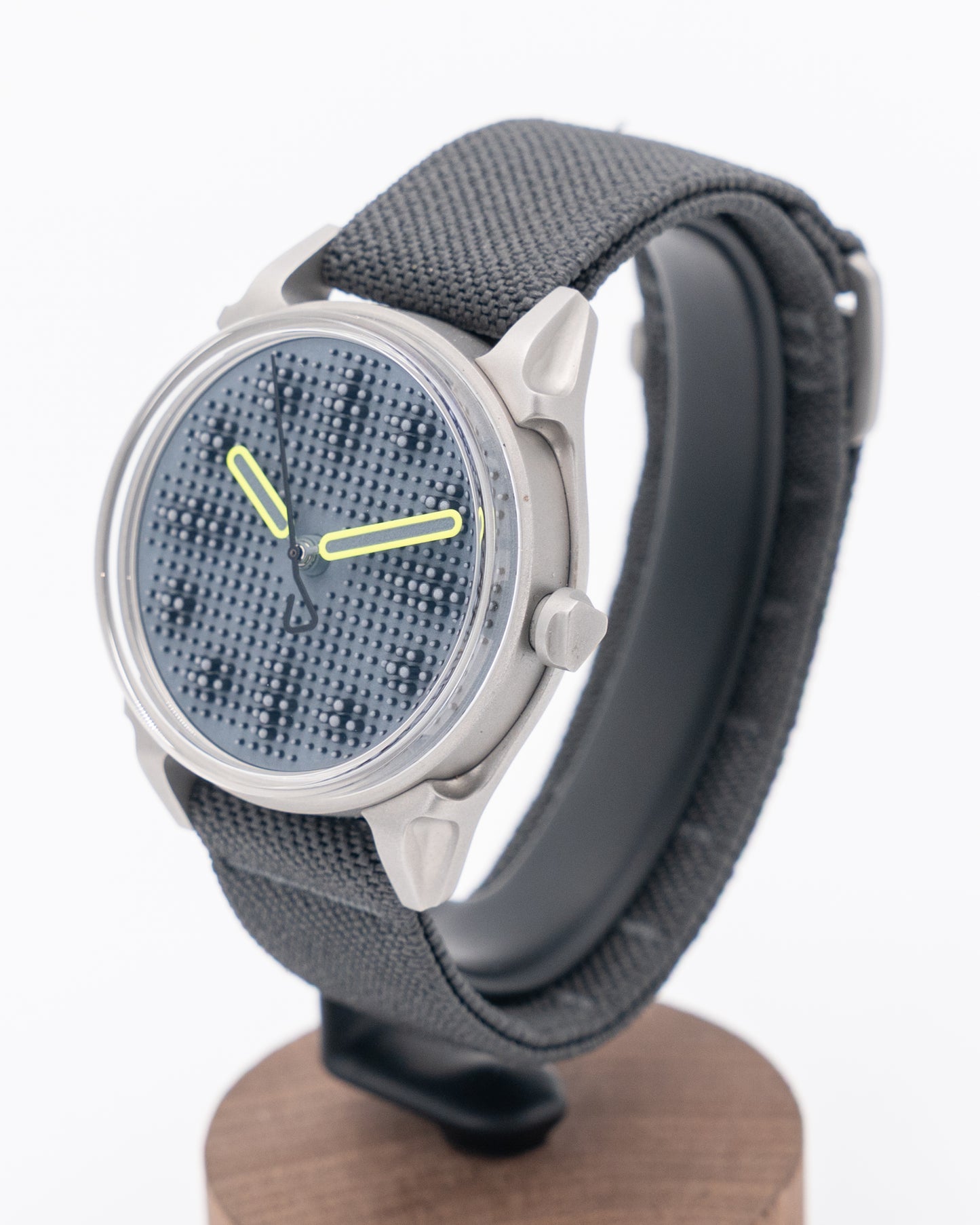 Kollokium Projekt 01 40mm Variant E2 Grey Dial Green Hands 2025
