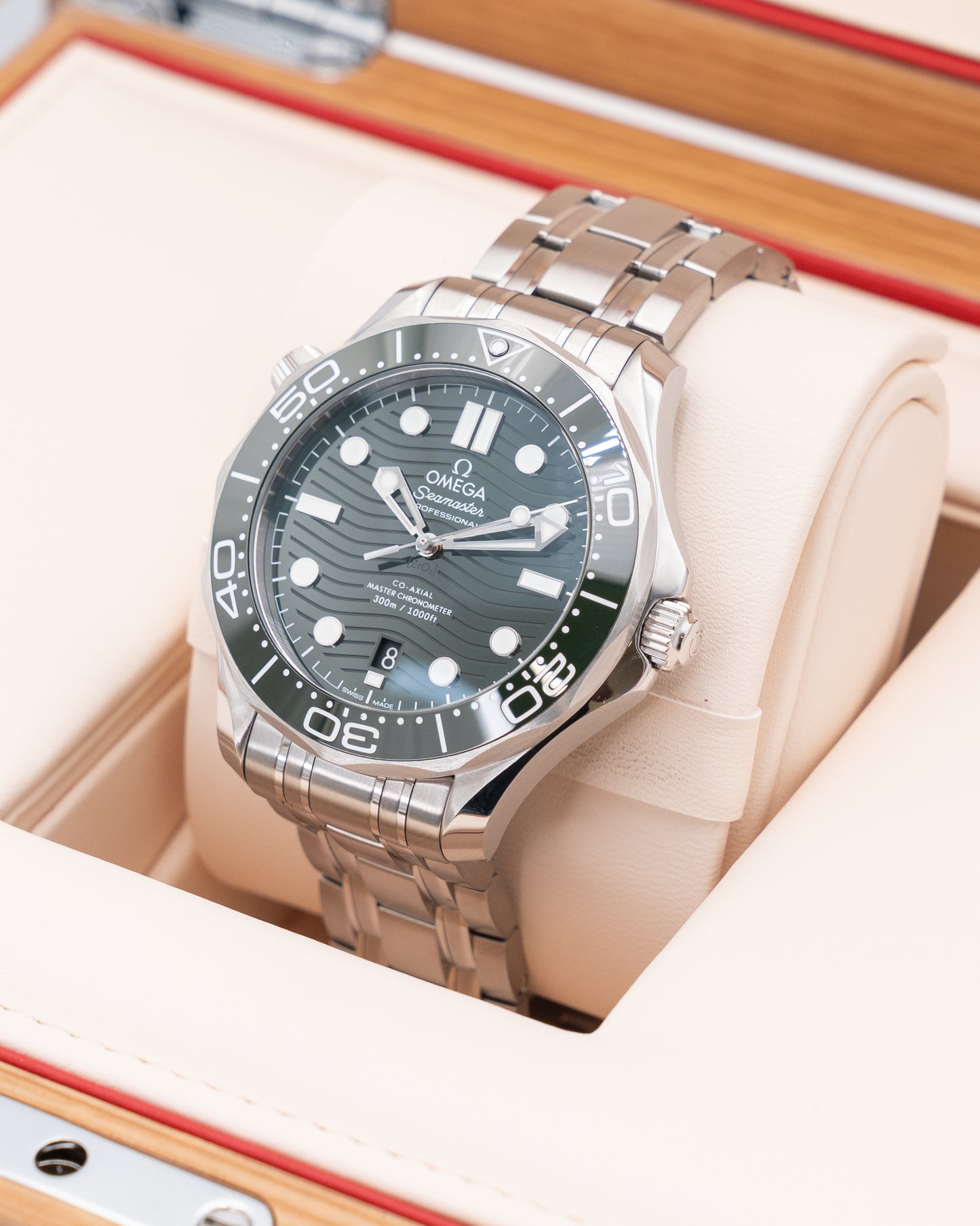NEW UNWORN WITH STICKERS 2025 Omega Seamaster 300M 42mm 210.30.42.20.10.001 Green "Seaweed" 2025