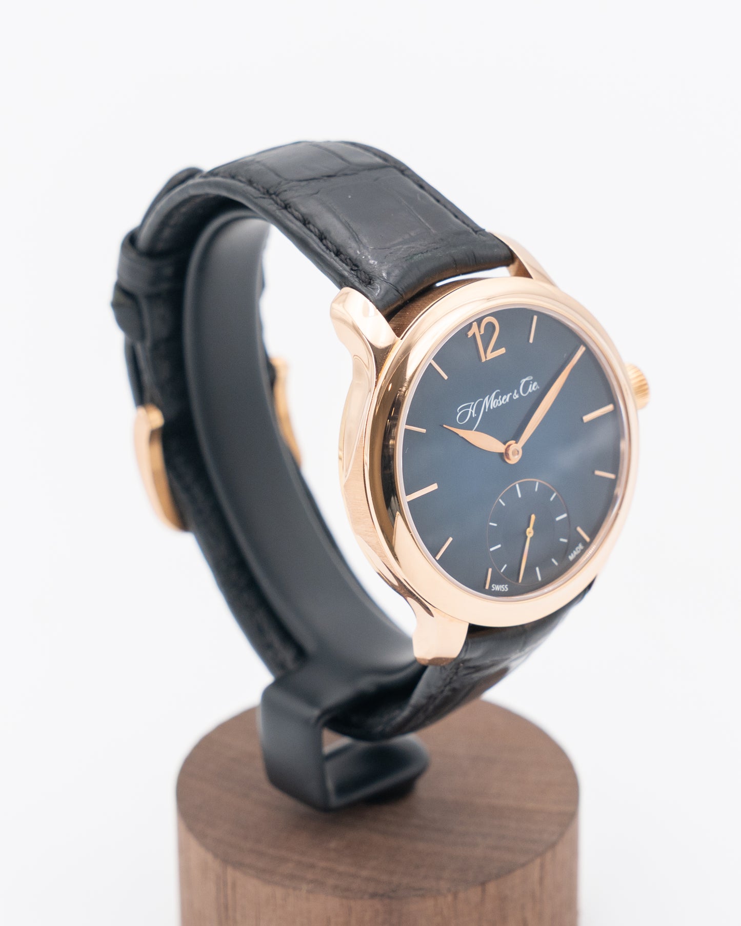 H. Moser & Cie Endeavour Small Seconds 38mm 1321-0401 Rose Gold Blue Fume Dial