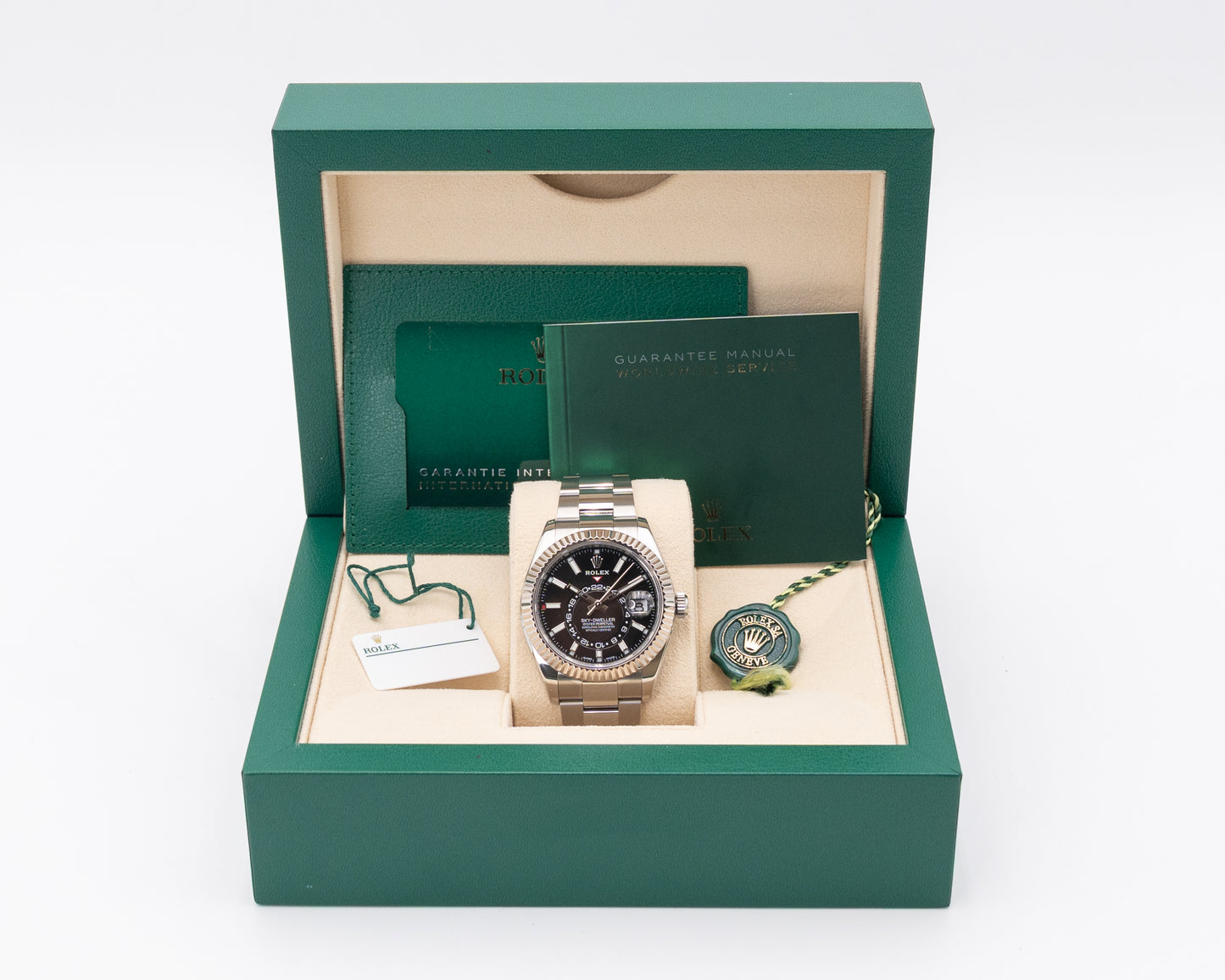 Rolex Skydweller 42mm 326934 Black Dial Fluted Bezel Oyster Bracelet 2021