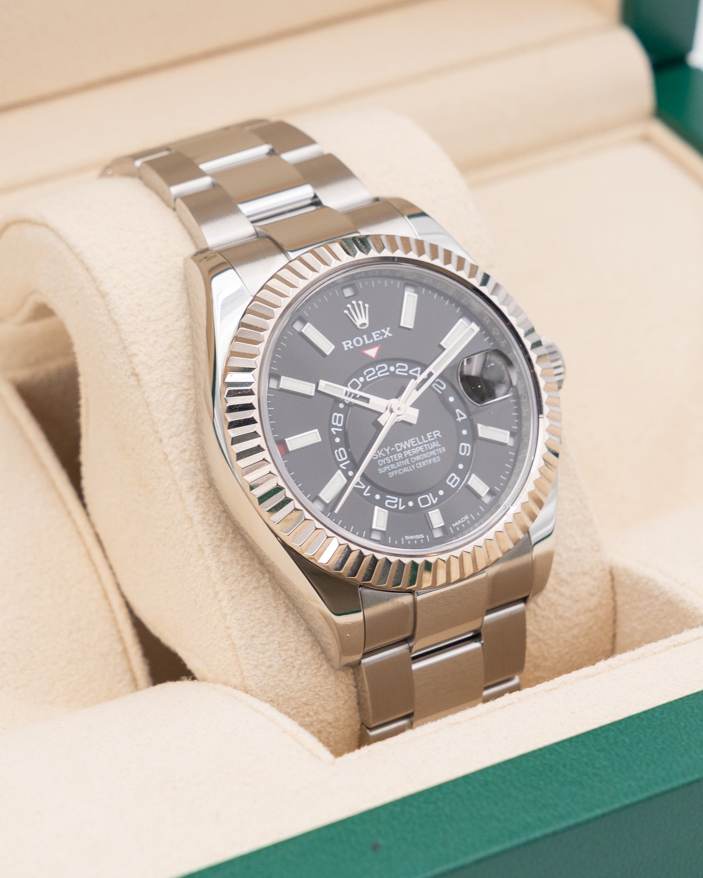 Rolex Skydweller 42mm 326934 Black Dial Fluted Bezel Oyster Bracelet 2021