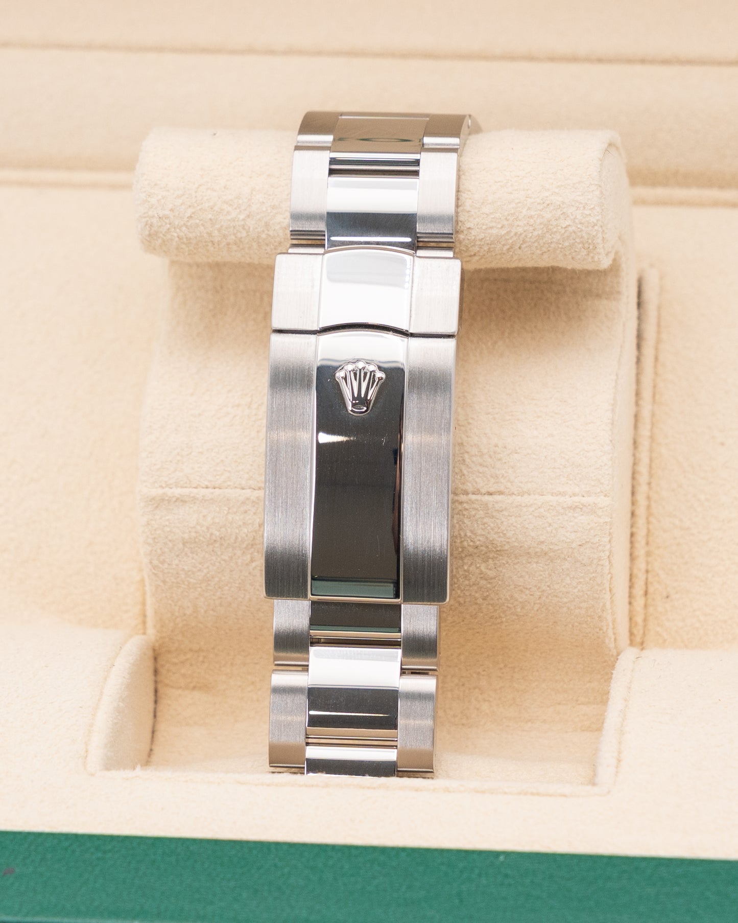 Rolex Skydweller 42mm 326934 Black Dial Fluted Bezel Oyster Bracelet 2021