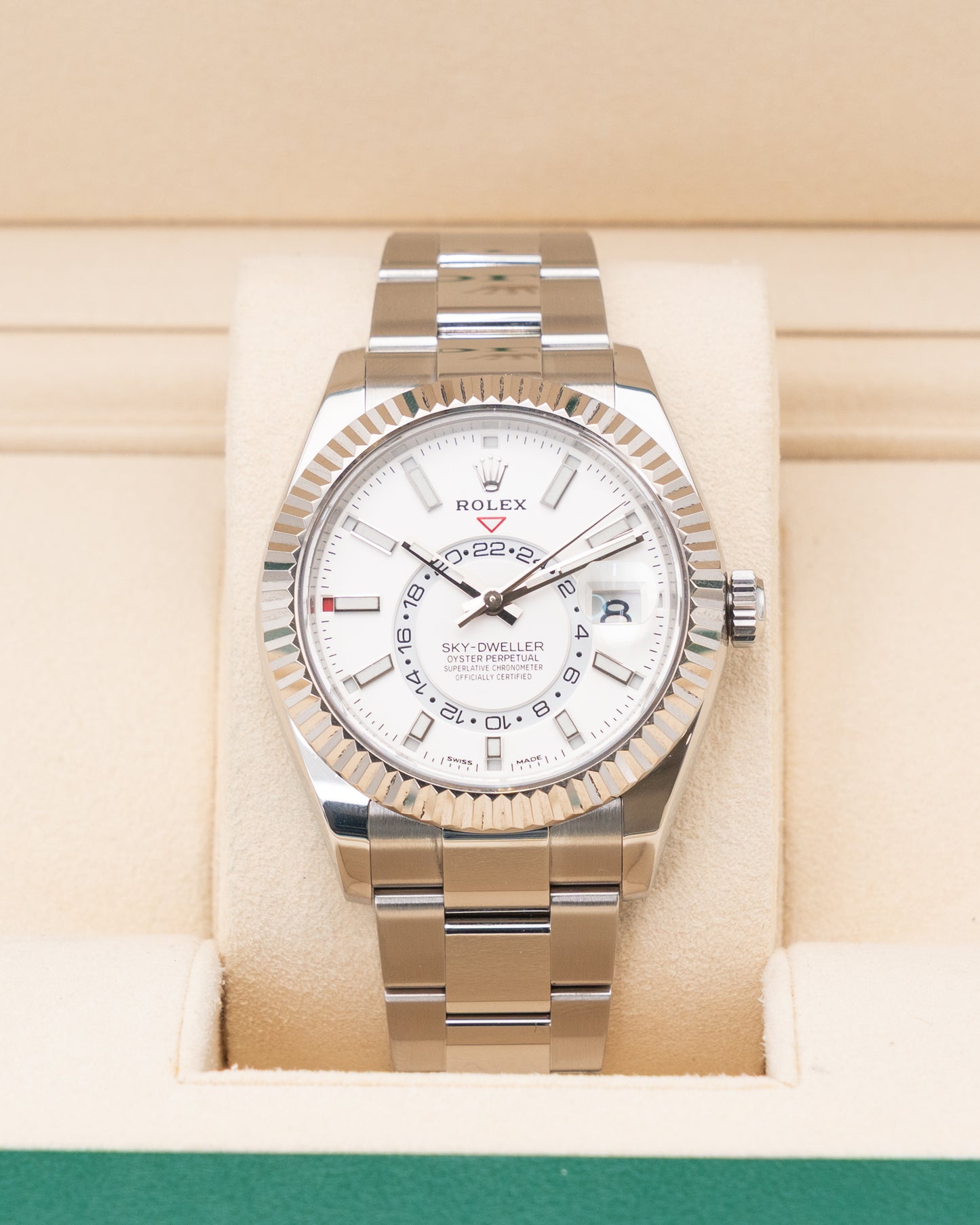 Rolex Skydweller 42mm 326934 White Dial Fluted Oyster 2021