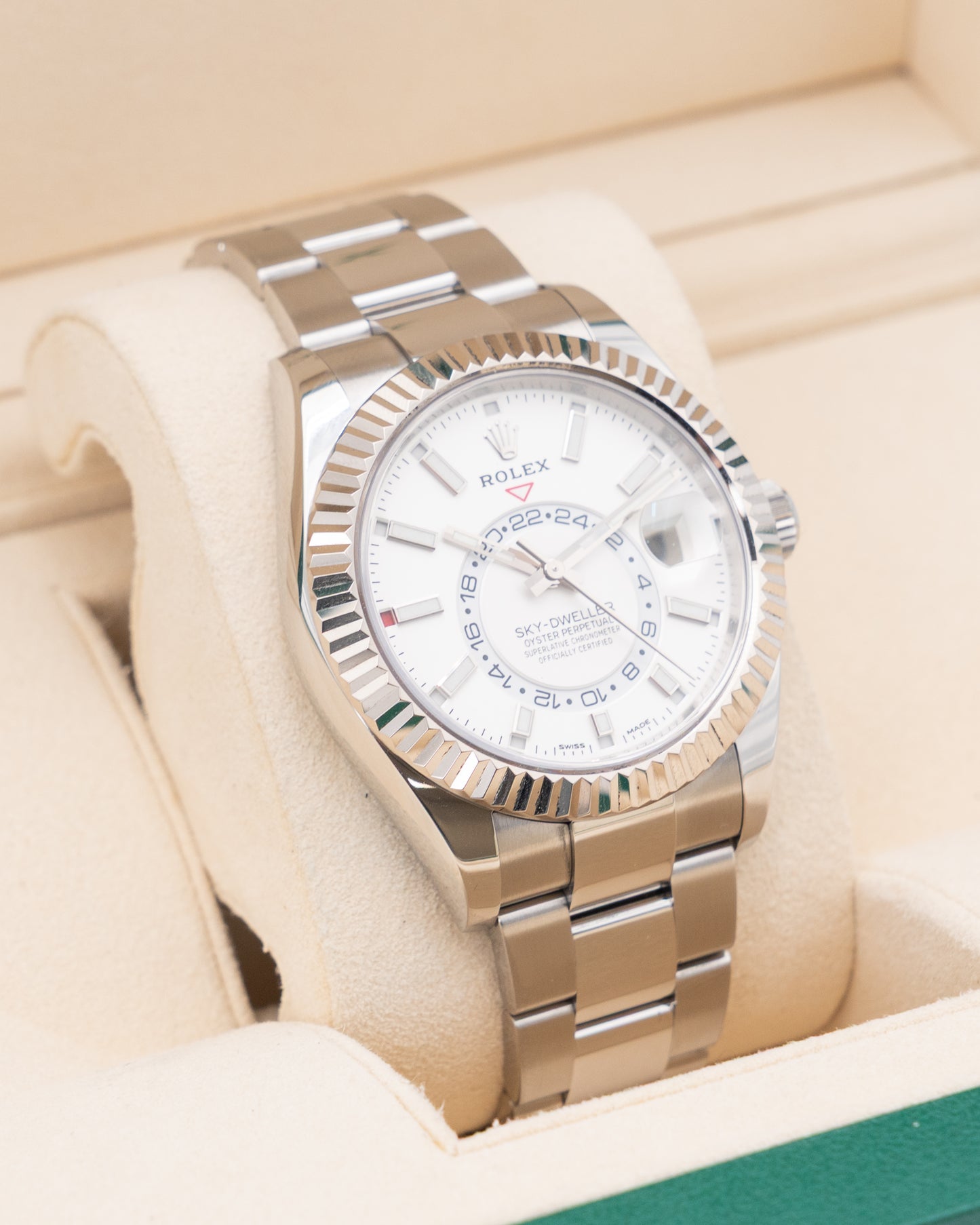 Rolex Skydweller 42mm 326934 White Dial Fluted Oyster 2021