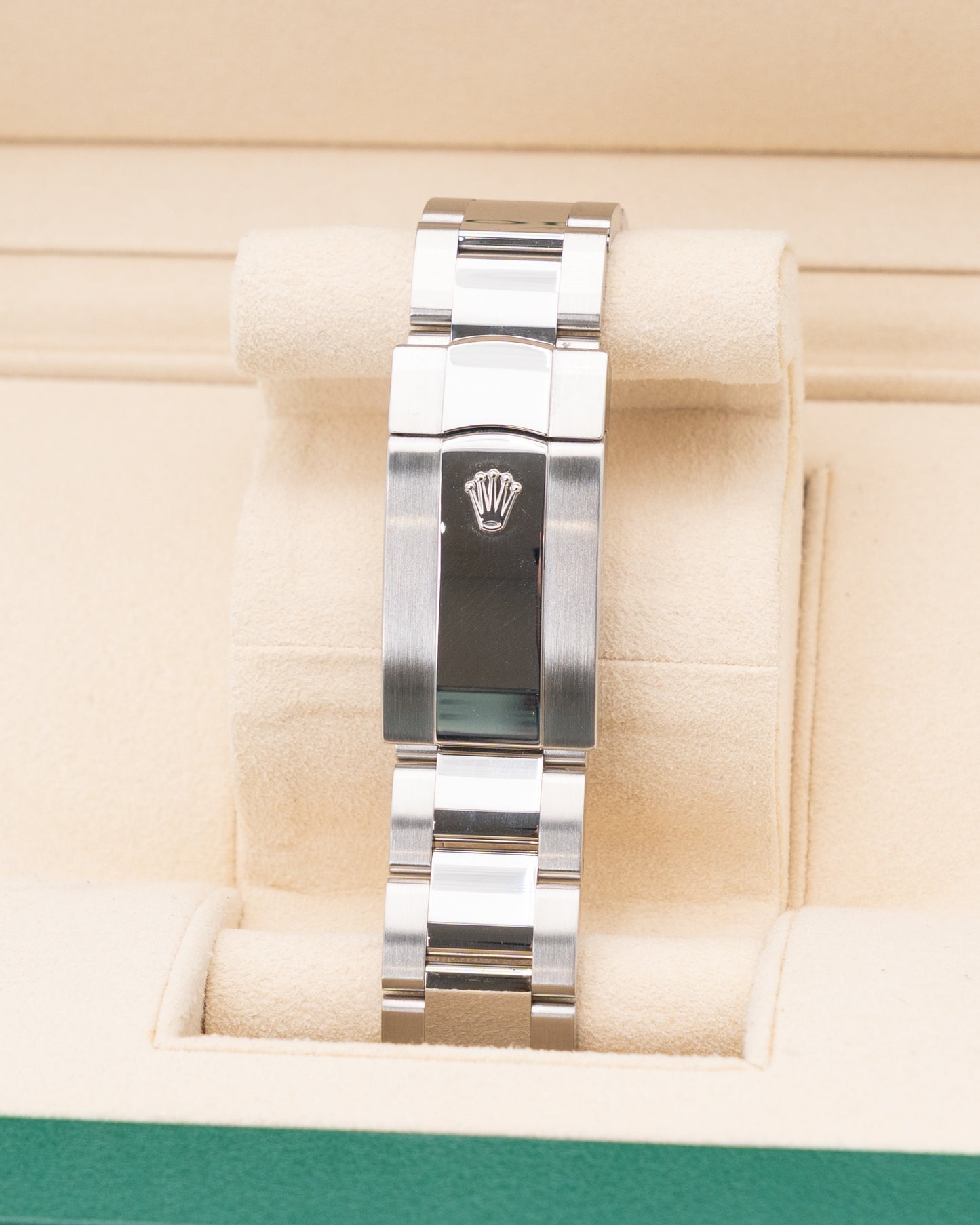 Rolex Skydweller 42mm 326934 White Dial Fluted Oyster 2021